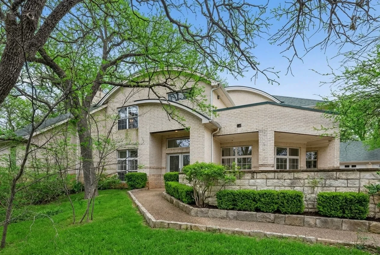 Single Family Residence For Sale in Denton County , 611 Alexandrite Drive, Oak Point, Texas 75068, 6 Bedroom, 5 Bathroom, 3 Garage spaces, 4,316 Sqft, built in 1998, mls#21391360, Real Estate Agent in Oak Point, Homes For Sale in Denton county, Homes For Sale in Oak Point, Realtor in Oak Point Texas, Real Estate Brokerage Independent Realty Texas, Luminita Cordes Realtor