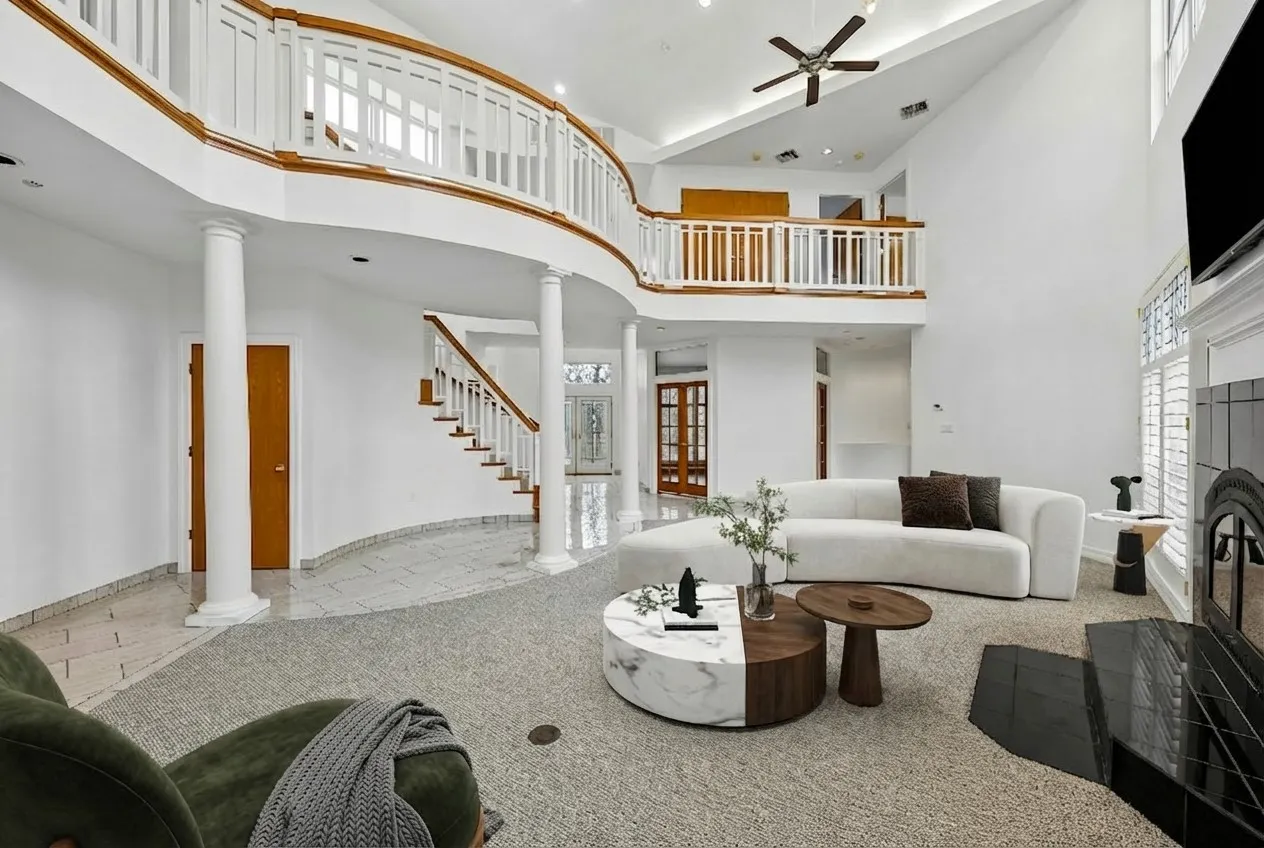 Single Family Residence For Sale in Denton County , 611 Alexandrite Drive, Oak Point, Texas 75068, 6 Bedroom, 5 Bathroom, 3 Garage spaces, 4,316 Sqft, built in 1998, mls#21391360, Real Estate Agent in Oak Point, Homes For Sale in Denton county, Homes For Sale in Oak Point, Realtor in Oak Point Texas, Real Estate Brokerage Independent Realty Texas, Luminita Cordes Realtor