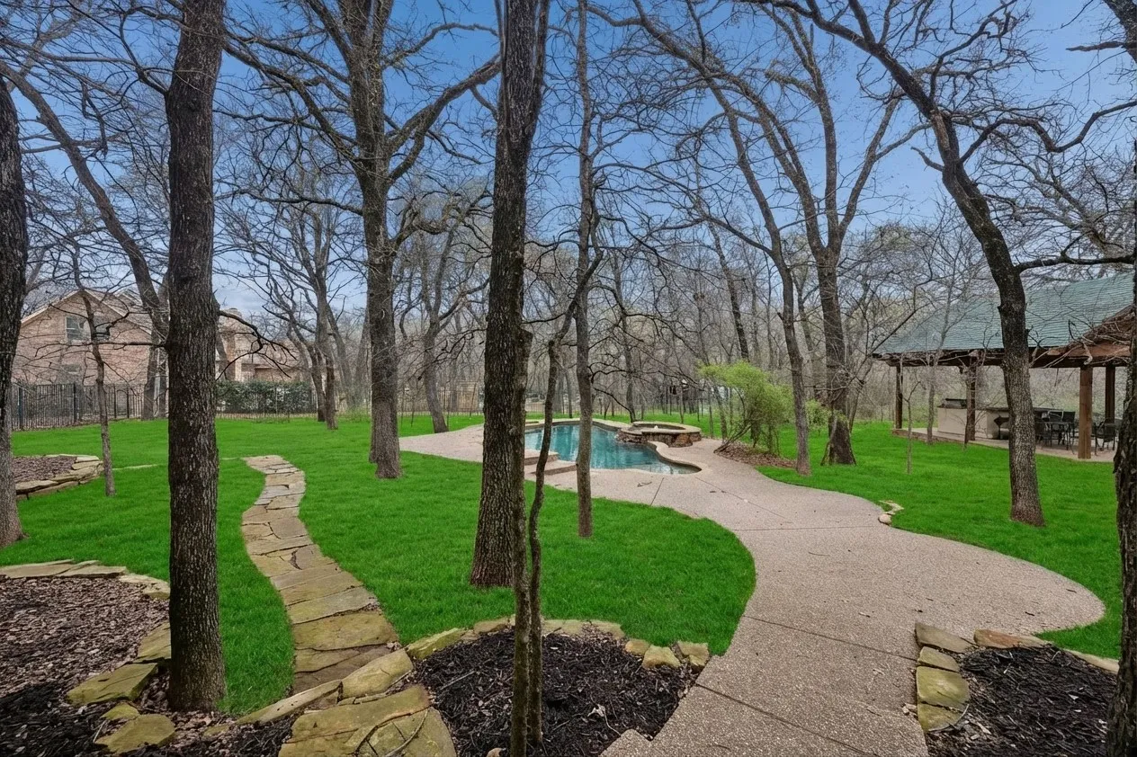 Single Family Residence For Sale in Denton County , 611 Alexandrite Drive, Oak Point, Texas 75068, 6 Bedroom, 5 Bathroom, 3 Garage spaces, 4,316 Sqft, built in 1998, mls#21391360, Real Estate Agent in Oak Point, Homes For Sale in Denton county, Homes For Sale in Oak Point, Realtor in Oak Point Texas, Real Estate Brokerage Independent Realty Texas, Luminita Cordes Realtor