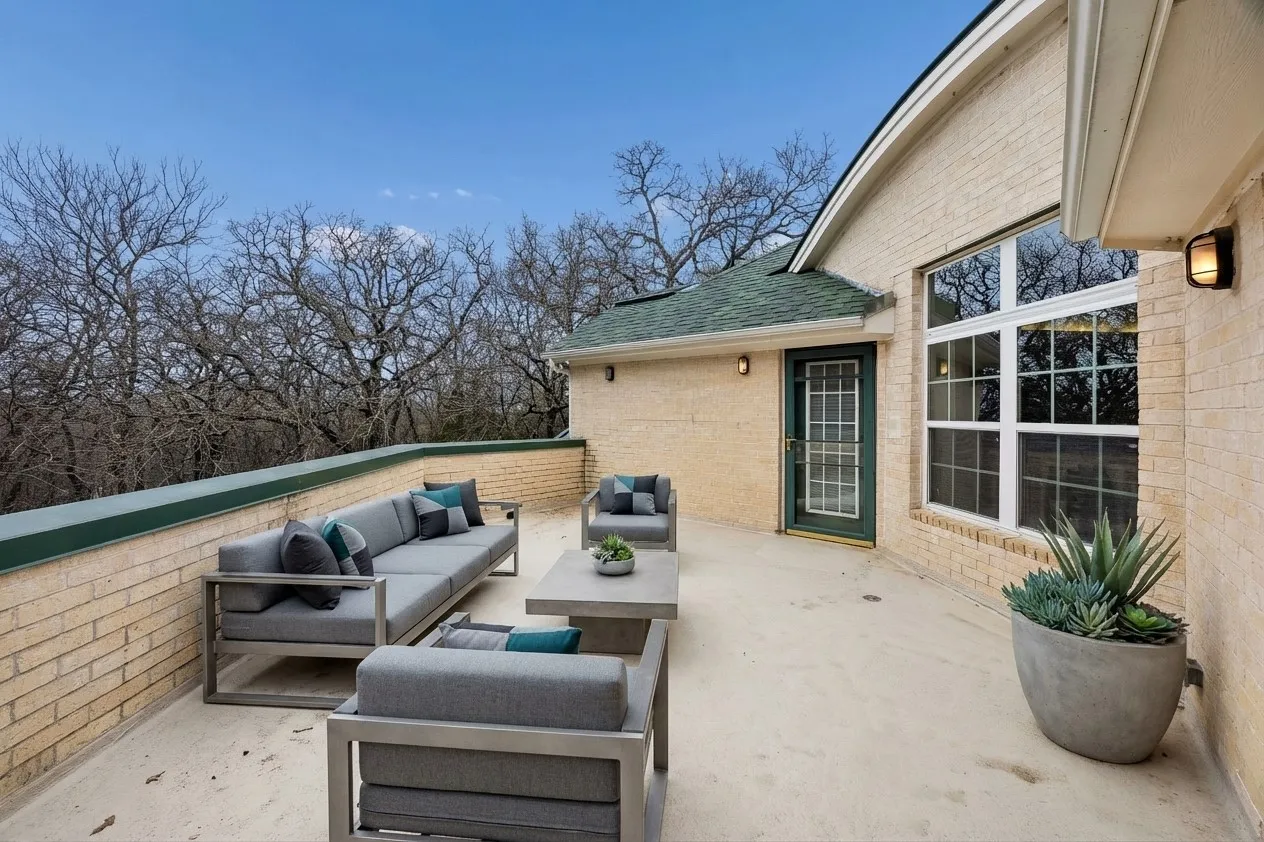 Single Family Residence For Sale in Denton County , 611 Alexandrite Drive, Oak Point, Texas 75068, 6 Bedroom, 5 Bathroom, 3 Garage spaces, 4,316 Sqft, built in 1998, mls#21391360, Real Estate Agent in Oak Point, Homes For Sale in Denton county, Homes For Sale in Oak Point, Realtor in Oak Point Texas, Real Estate Brokerage Independent Realty Texas, Luminita Cordes Realtor