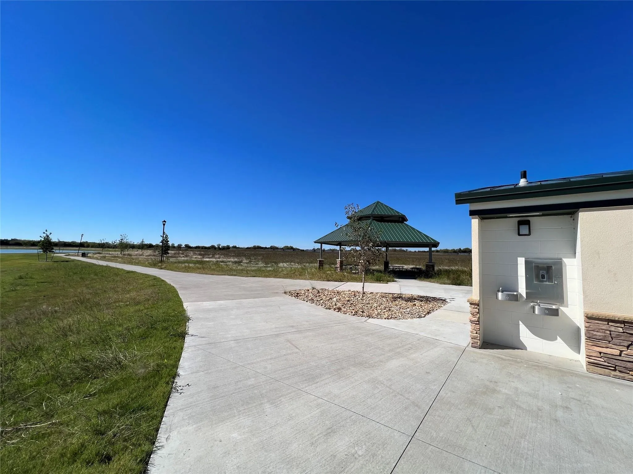Single Family Residence For Rent in Collin County , 4005 Gray Wolf Drive, Melissa, Texas 75454, 4 Bedroom, 2 Bathroom, 2 Garage spaces, 1,992 Sqft, built in 2023, mls#21391026, Real Estate Agent in Melissa, Homes For Rent in Collin county, Homes For Rent in Melissa, Realtor in Melissa Texas, Real Estate Brokerage Independent Realty Texas, Luminita Cordes Realtor