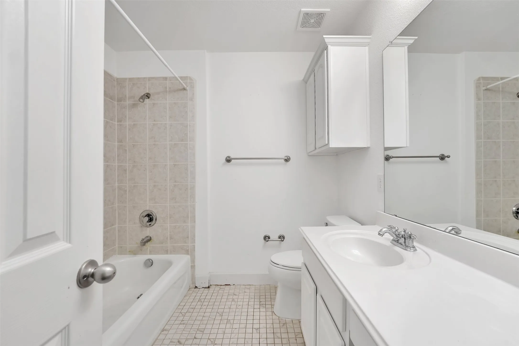 full guest bathroom