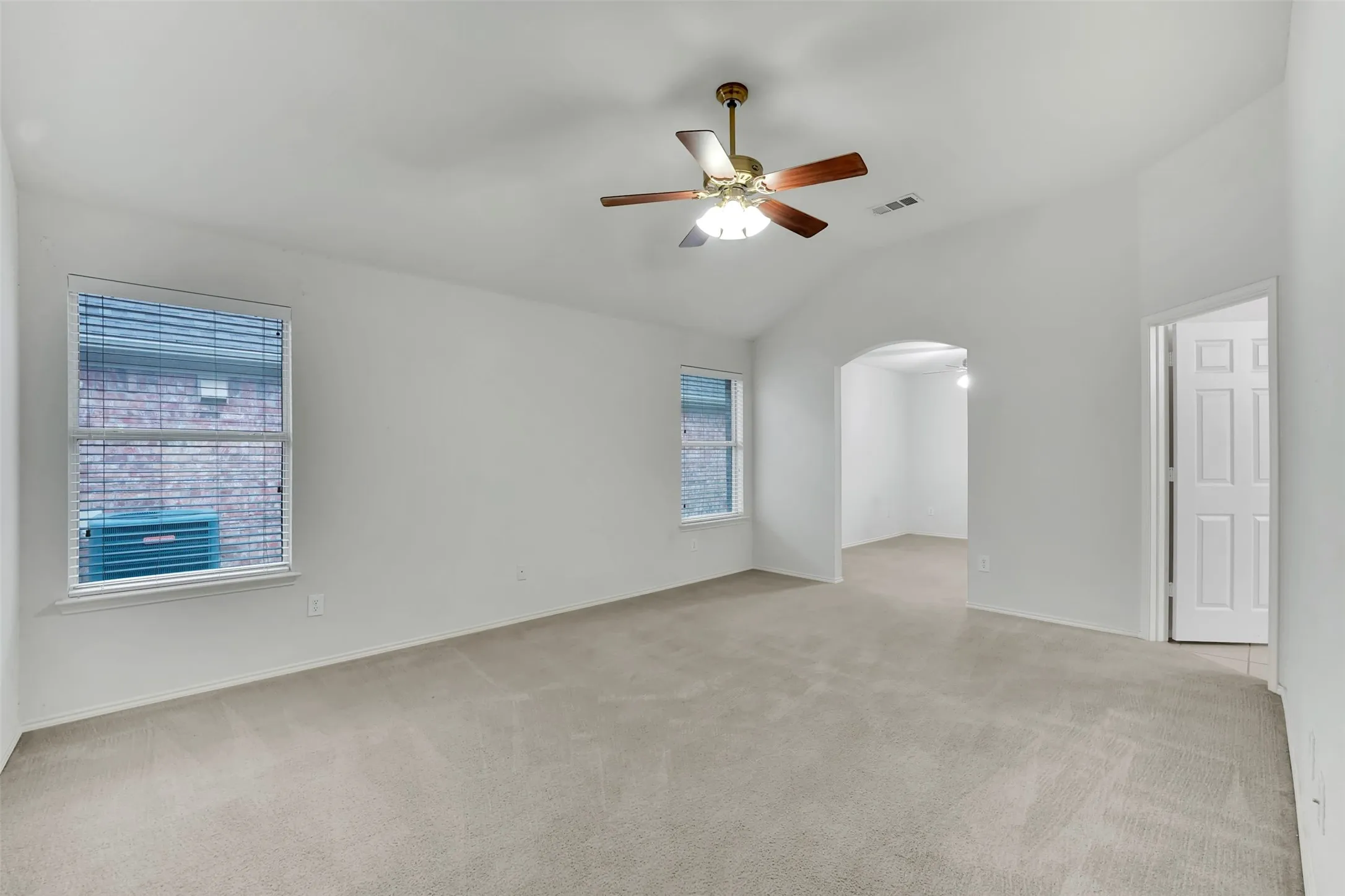 Single Family Residence For Rent in Denton County , 12618 Red Hawk Drive, Frisco, Texas 75033, 4 Bedroom, 2 Bathroom, 2 Garage spaces, 2,236 Sqft, built in 2003, mls#21391370, Real Estate Agent in Frisco, Homes For Rent in Denton county, Homes For Rent in Frisco, Realtor in Frisco Texas, Real Estate Brokerage Independent Realty Texas, Luminita Cordes Realtor
