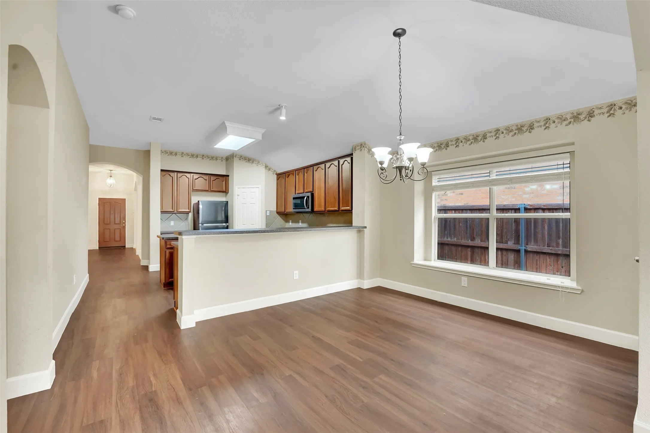 Single Family Residence For Rent in Denton County , 12618 Red Hawk Drive, Frisco, Texas 75033, 4 Bedroom, 2 Bathroom, 2 Garage spaces, 2,236 Sqft, built in 2003, mls#21391370, Real Estate Agent in Frisco, Homes For Rent in Denton county, Homes For Rent in Frisco, Realtor in Frisco Texas, Real Estate Brokerage Independent Realty Texas, Luminita Cordes Realtor