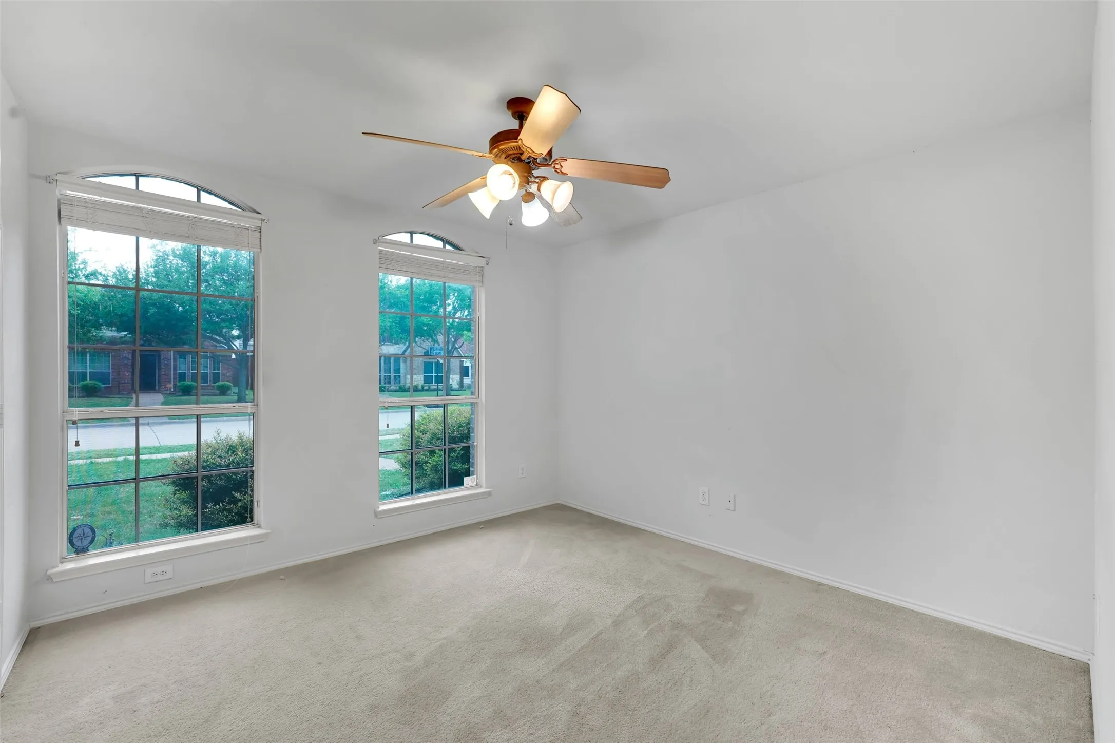 Single Family Residence For Rent in Denton County , 12618 Red Hawk Drive, Frisco, Texas 75033, 4 Bedroom, 2 Bathroom, 2 Garage spaces, 2,236 Sqft, built in 2003, mls#21391370, Real Estate Agent in Frisco, Homes For Rent in Denton county, Homes For Rent in Frisco, Realtor in Frisco Texas, Real Estate Brokerage Independent Realty Texas, Luminita Cordes Realtor