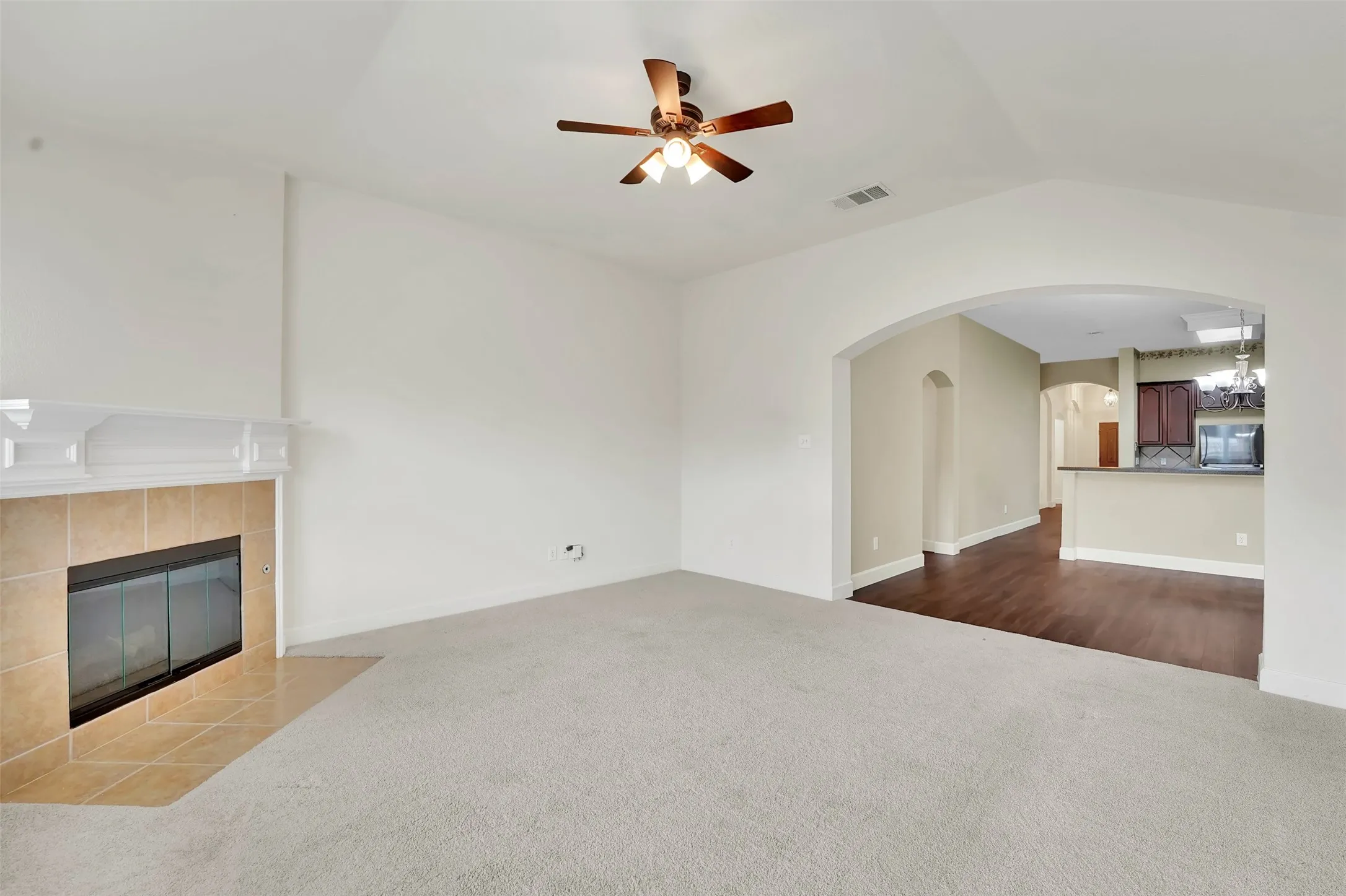 Single Family Residence For Rent in Denton County , 12618 Red Hawk Drive, Frisco, Texas 75033, 4 Bedroom, 2 Bathroom, 2 Garage spaces, 2,236 Sqft, built in 2003, mls#21391370, Real Estate Agent in Frisco, Homes For Rent in Denton county, Homes For Rent in Frisco, Realtor in Frisco Texas, Real Estate Brokerage Independent Realty Texas, Luminita Cordes Realtor