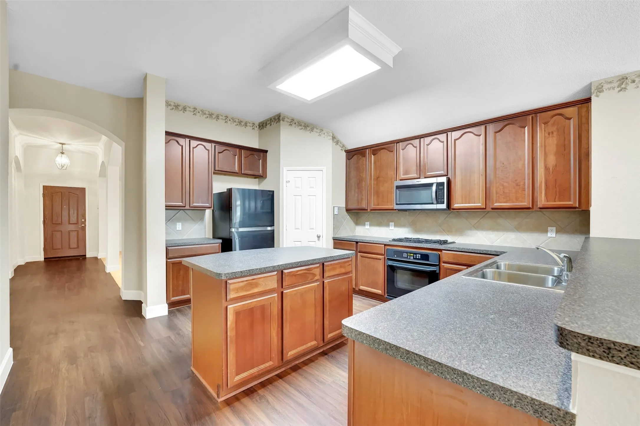 Single Family Residence For Rent in Denton County , 12618 Red Hawk Drive, Frisco, Texas 75033, 4 Bedroom, 2 Bathroom, 2 Garage spaces, 2,236 Sqft, built in 2003, mls#21391370, Real Estate Agent in Frisco, Homes For Rent in Denton county, Homes For Rent in Frisco, Realtor in Frisco Texas, Real Estate Brokerage Independent Realty Texas, Luminita Cordes Realtor