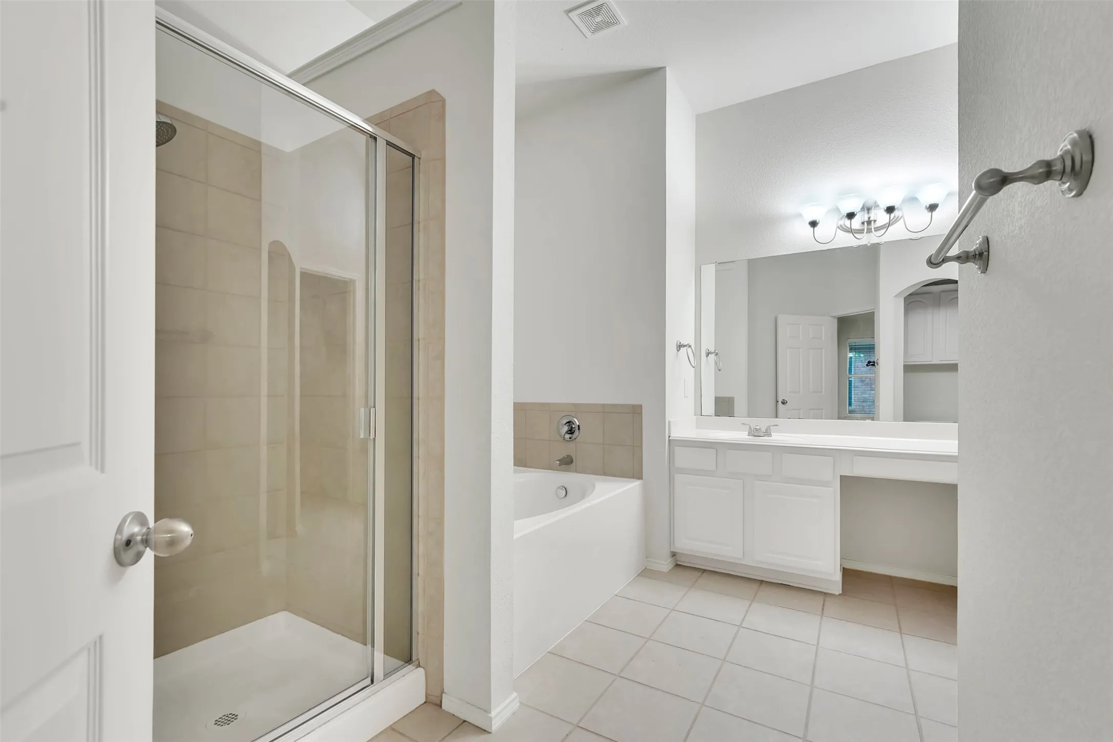 Single Family Residence For Rent in Denton County , 12618 Red Hawk Drive, Frisco, Texas 75033, 4 Bedroom, 2 Bathroom, 2 Garage spaces, 2,236 Sqft, built in 2003, mls#21391370, Real Estate Agent in Frisco, Homes For Rent in Denton county, Homes For Rent in Frisco, Realtor in Frisco Texas, Real Estate Brokerage Independent Realty Texas, Luminita Cordes Realtor