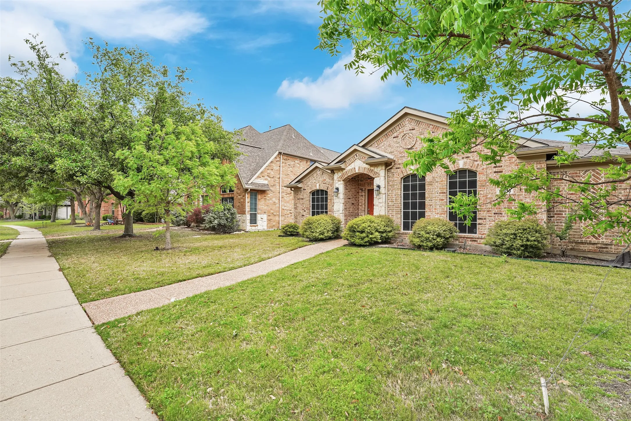 Single Family Residence For Rent in Denton County , 12618 Red Hawk Drive, Frisco, Texas 75033, 4 Bedroom, 2 Bathroom, 2 Garage spaces, 2,236 Sqft, built in 2003, mls#21391370, Real Estate Agent in Frisco, Homes For Rent in Denton county, Homes For Rent in Frisco, Realtor in Frisco Texas, Real Estate Brokerage Independent Realty Texas, Luminita Cordes Realtor