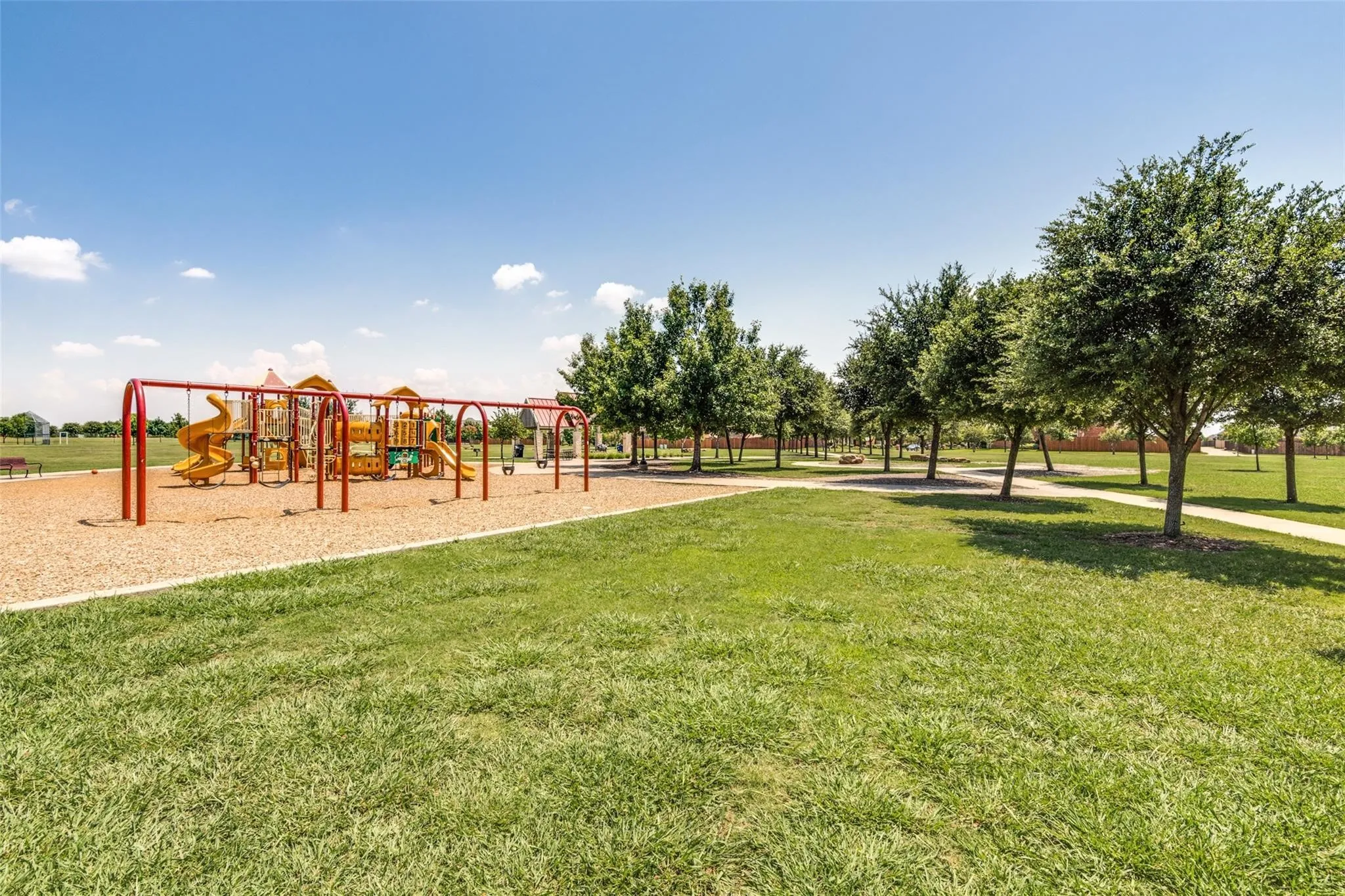 Single Family Residence For Rent in Denton County , 12618 Red Hawk Drive, Frisco, Texas 75033, 4 Bedroom, 2 Bathroom, 2 Garage spaces, 2,236 Sqft, built in 2003, mls#21391370, Real Estate Agent in Frisco, Homes For Rent in Denton county, Homes For Rent in Frisco, Realtor in Frisco Texas, Real Estate Brokerage Independent Realty Texas, Luminita Cordes Realtor