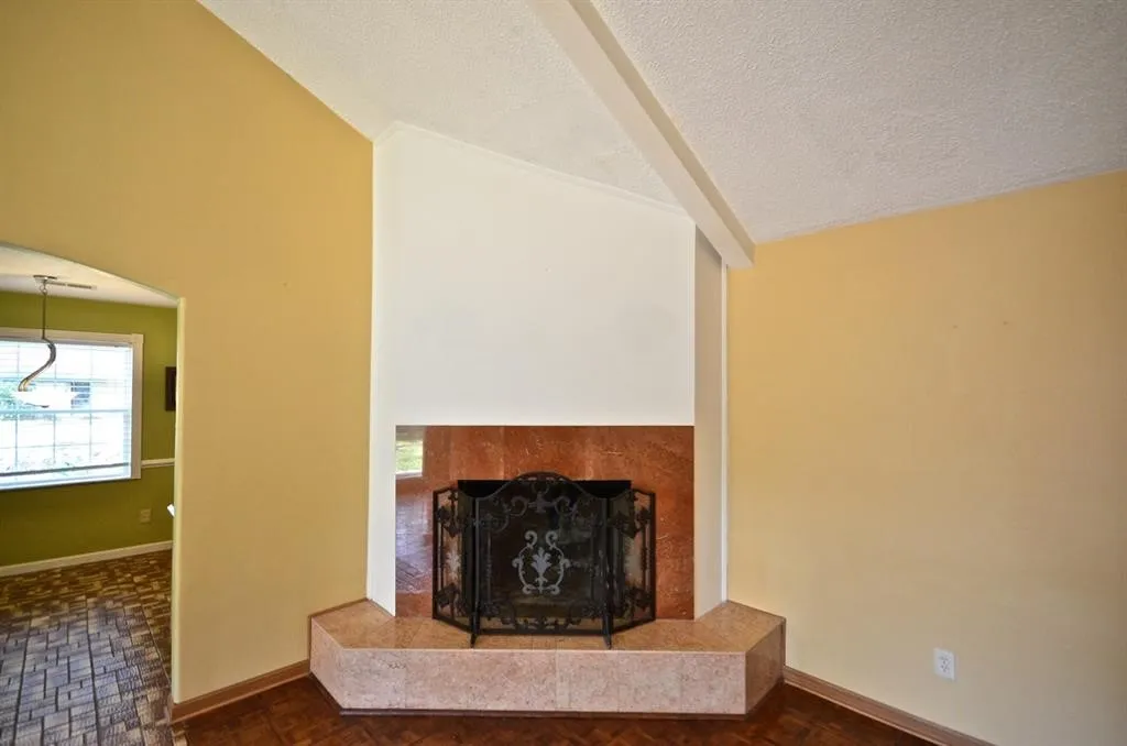 Single Family Residence For Sale in Harris County , 5951 Lattimer Drive, Houston, Texas 77035, 3 Bedroom, 2 Bathroom, 2 Garage spaces, 2,280 Sqft, built in 1960, mls#21385712, Real Estate Agent in Houston, Homes For Sale in Harris county, Homes For Sale in Houston, Realtor in Houston Texas, Real Estate Brokerage Independent Realty Texas, Luminita Cordes Realtor