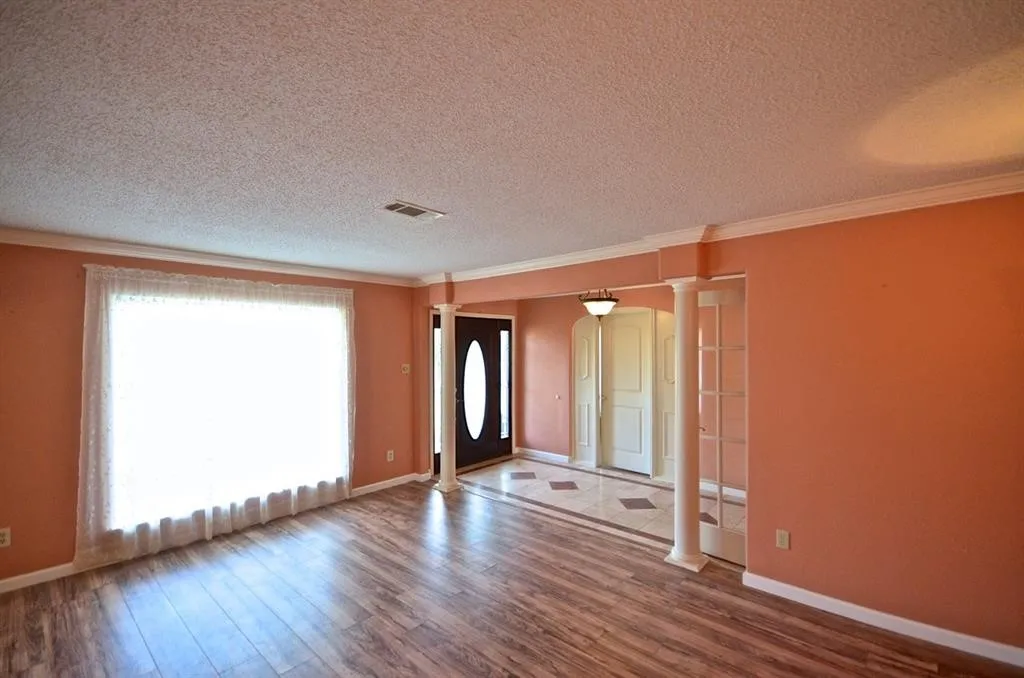 Single Family Residence For Sale in Harris County , 5951 Lattimer Drive, Houston, Texas 77035, 3 Bedroom, 2 Bathroom, 2 Garage spaces, 2,280 Sqft, built in 1960, mls#21385712, Real Estate Agent in Houston, Homes For Sale in Harris county, Homes For Sale in Houston, Realtor in Houston Texas, Real Estate Brokerage Independent Realty Texas, Luminita Cordes Realtor
