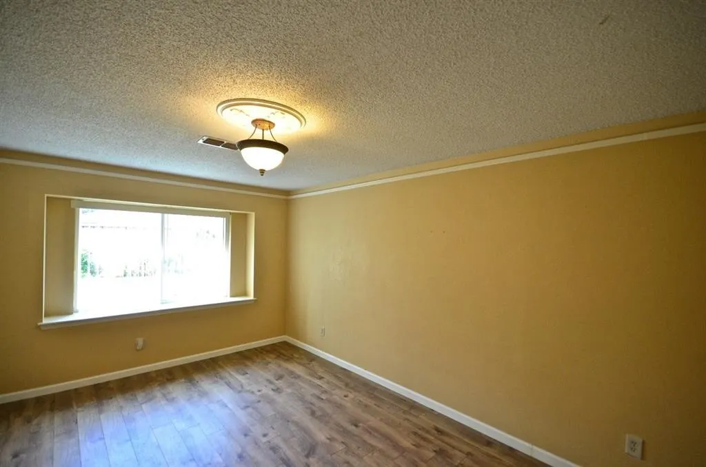 Single Family Residence For Sale in Harris County , 5951 Lattimer Drive, Houston, Texas 77035, 3 Bedroom, 2 Bathroom, 2 Garage spaces, 2,280 Sqft, built in 1960, mls#21385712, Real Estate Agent in Houston, Homes For Sale in Harris county, Homes For Sale in Houston, Realtor in Houston Texas, Real Estate Brokerage Independent Realty Texas, Luminita Cordes Realtor