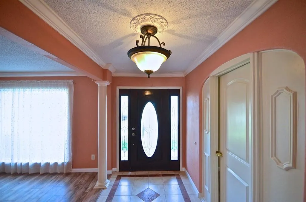 Single Family Residence For Sale in Harris County , 5951 Lattimer Drive, Houston, Texas 77035, 3 Bedroom, 2 Bathroom, 2 Garage spaces, 2,280 Sqft, built in 1960, mls#21385712, Real Estate Agent in Houston, Homes For Sale in Harris county, Homes For Sale in Houston, Realtor in Houston Texas, Real Estate Brokerage Independent Realty Texas, Luminita Cordes Realtor