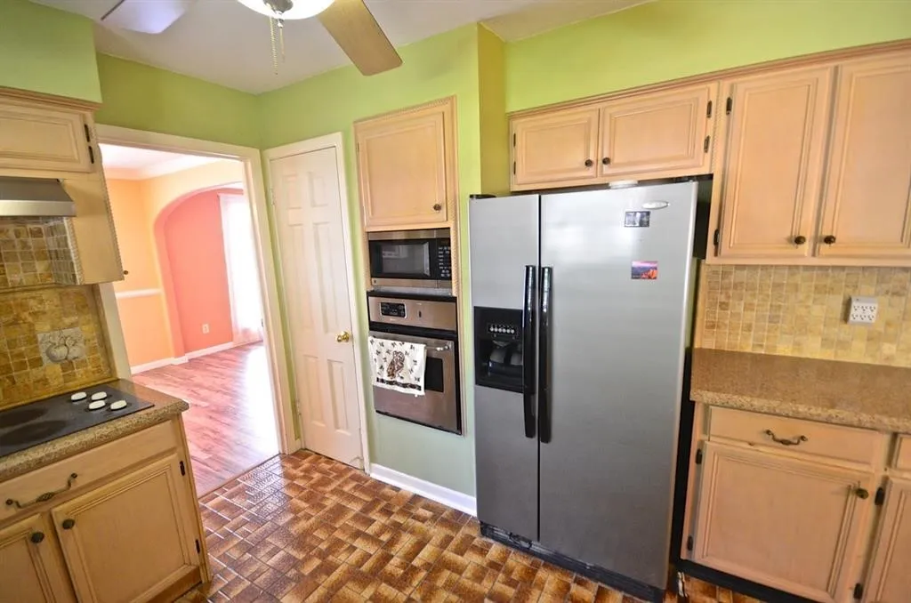 Single Family Residence For Sale in Harris County , 5951 Lattimer Drive, Houston, Texas 77035, 3 Bedroom, 2 Bathroom, 2 Garage spaces, 2,280 Sqft, built in 1960, mls#21385712, Real Estate Agent in Houston, Homes For Sale in Harris county, Homes For Sale in Houston, Realtor in Houston Texas, Real Estate Brokerage Independent Realty Texas, Luminita Cordes Realtor