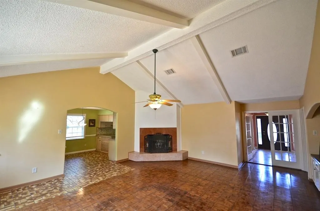 Single Family Residence For Sale in Harris County , 5951 Lattimer Drive, Houston, Texas 77035, 3 Bedroom, 2 Bathroom, 2 Garage spaces, 2,280 Sqft, built in 1960, mls#21385712, Real Estate Agent in Houston, Homes For Sale in Harris county, Homes For Sale in Houston, Realtor in Houston Texas, Real Estate Brokerage Independent Realty Texas, Luminita Cordes Realtor