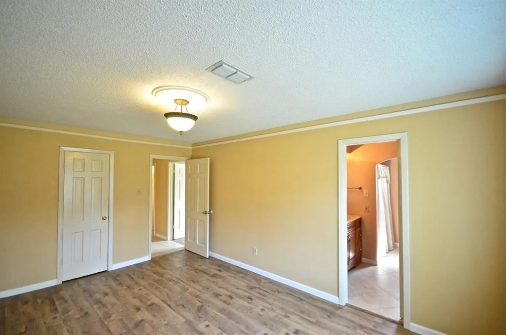 Single Family Residence For Sale in Harris County , 5951 Lattimer Drive, Houston, Texas 77035, 3 Bedroom, 2 Bathroom, 2 Garage spaces, 2,280 Sqft, built in 1960, mls#21385712, Real Estate Agent in Houston, Homes For Sale in Harris county, Homes For Sale in Houston, Realtor in Houston Texas, Real Estate Brokerage Independent Realty Texas, Luminita Cordes Realtor