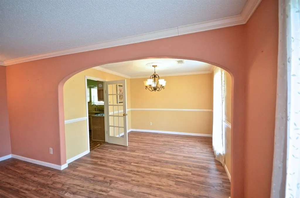 Single Family Residence For Sale in Harris County , 5951 Lattimer Drive, Houston, Texas 77035, 3 Bedroom, 2 Bathroom, 2 Garage spaces, 2,280 Sqft, built in 1960, mls#21385712, Real Estate Agent in Houston, Homes For Sale in Harris county, Homes For Sale in Houston, Realtor in Houston Texas, Real Estate Brokerage Independent Realty Texas, Luminita Cordes Realtor