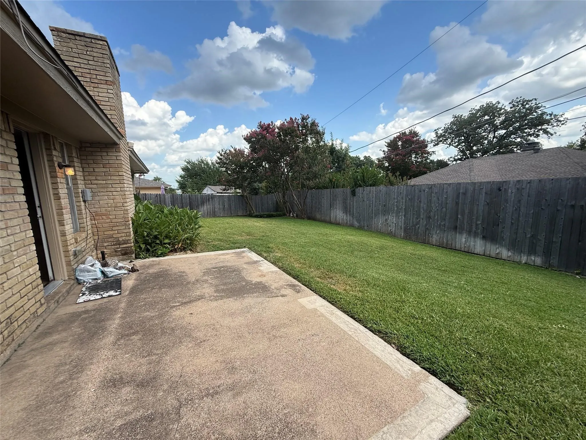 Single Family Residence For Rent in Tarrant County , 5912 Pleasant Hill Drive, Arlington, Texas 76016, 3 Bedroom, 2 Bathroom, 2 Garage spaces, 1,399 Sqft, built in 1978, mls#21391379, Real Estate Agent in Arlington, Homes For Rent in Tarrant county, Homes For Rent in Arlington, Realtor in Arlington Texas, Real Estate Brokerage Independent Realty Texas, Luminita Cordes Realtor