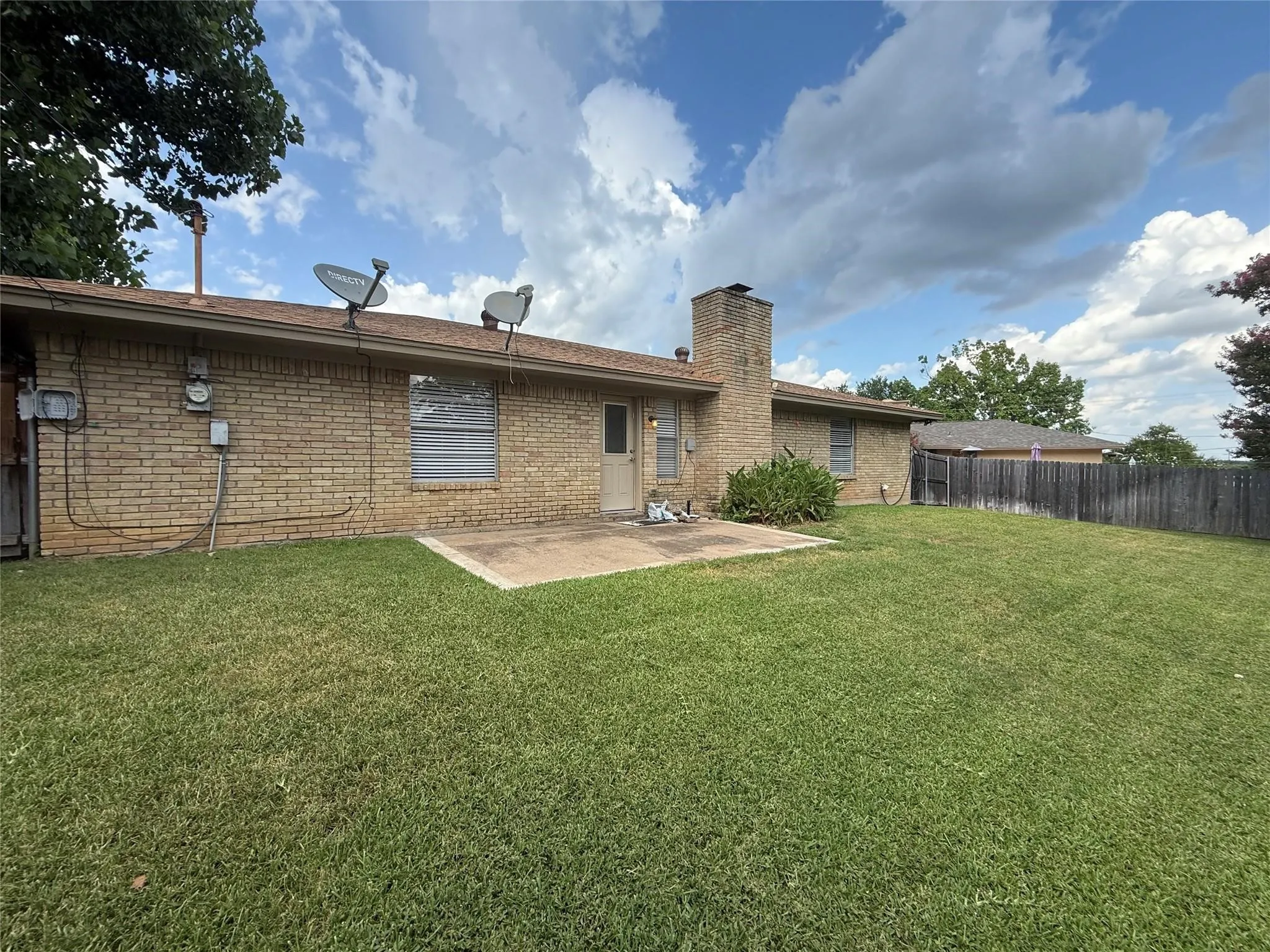 Single Family Residence For Rent in Tarrant County , 5912 Pleasant Hill Drive, Arlington, Texas 76016, 3 Bedroom, 2 Bathroom, 2 Garage spaces, 1,399 Sqft, built in 1978, mls#21391379, Real Estate Agent in Arlington, Homes For Rent in Tarrant county, Homes For Rent in Arlington, Realtor in Arlington Texas, Real Estate Brokerage Independent Realty Texas, Luminita Cordes Realtor