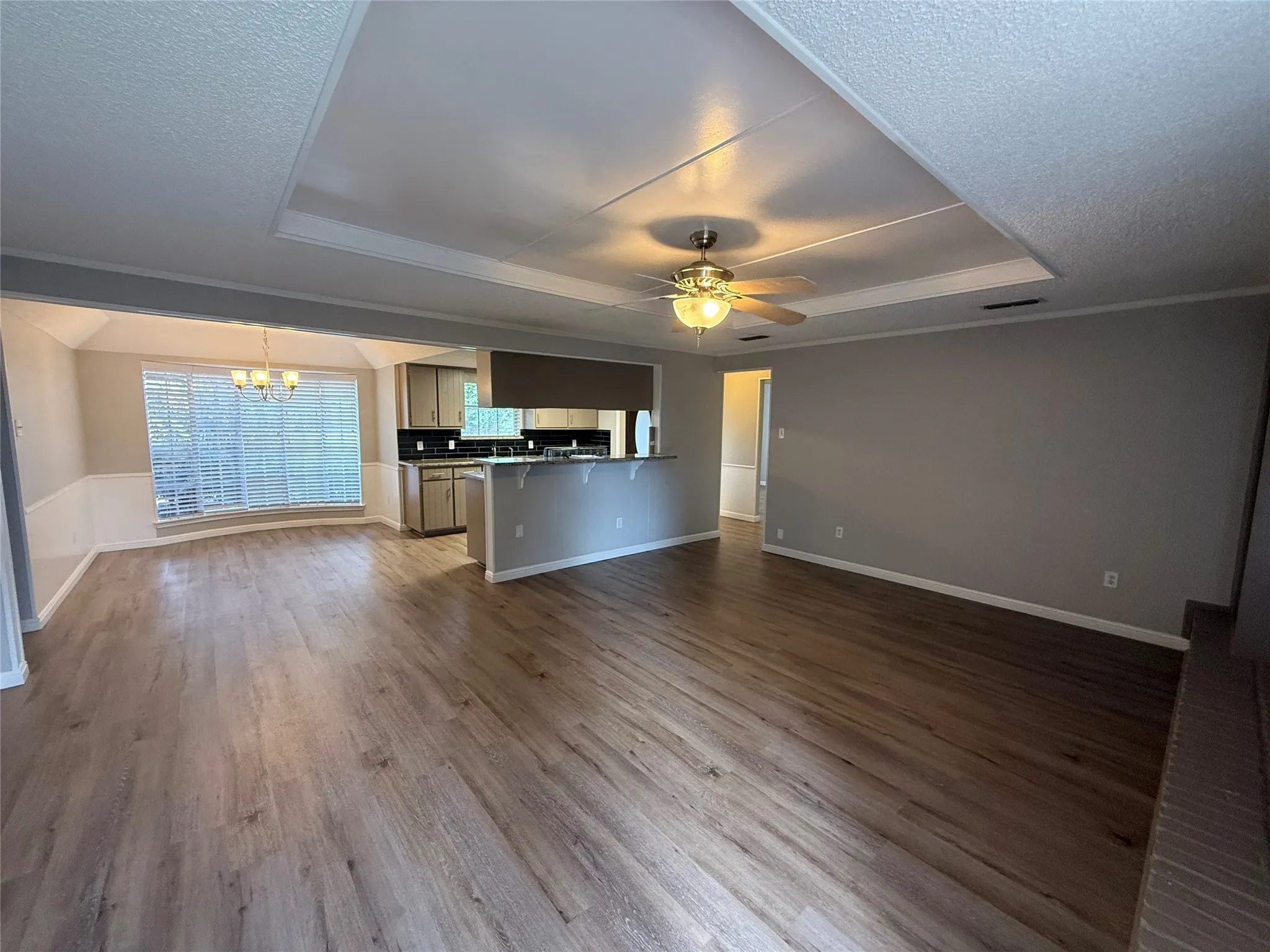 Single Family Residence For Rent in Tarrant County , 5912 Pleasant Hill Drive, Arlington, Texas 76016, 3 Bedroom, 2 Bathroom, 2 Garage spaces, 1,399 Sqft, built in 1978, mls#21391379, Real Estate Agent in Arlington, Homes For Rent in Tarrant county, Homes For Rent in Arlington, Realtor in Arlington Texas, Real Estate Brokerage Independent Realty Texas, Luminita Cordes Realtor