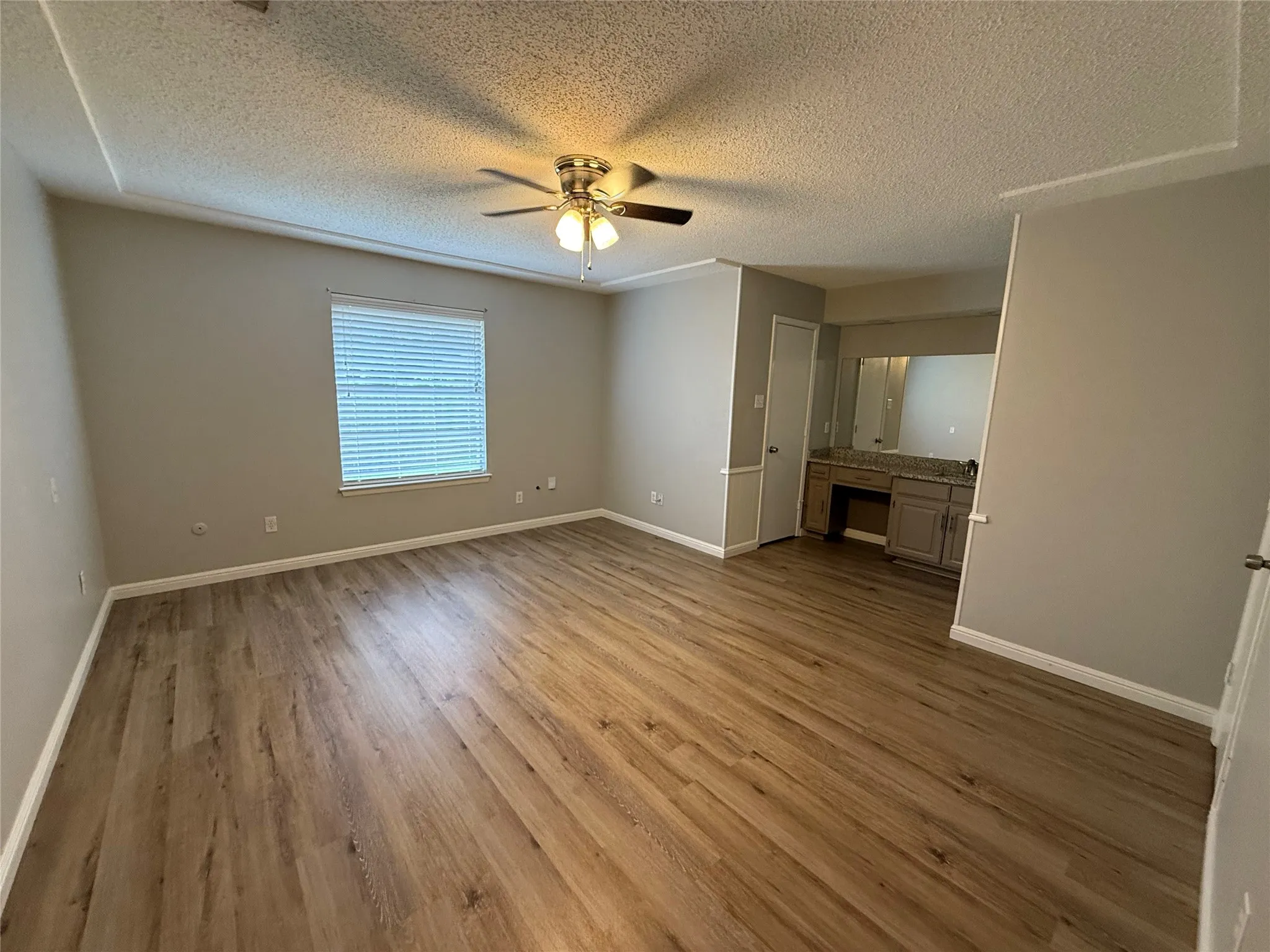 Single Family Residence For Rent in Tarrant County , 5912 Pleasant Hill Drive, Arlington, Texas 76016, 3 Bedroom, 2 Bathroom, 2 Garage spaces, 1,399 Sqft, built in 1978, mls#21391379, Real Estate Agent in Arlington, Homes For Rent in Tarrant county, Homes For Rent in Arlington, Realtor in Arlington Texas, Real Estate Brokerage Independent Realty Texas, Luminita Cordes Realtor