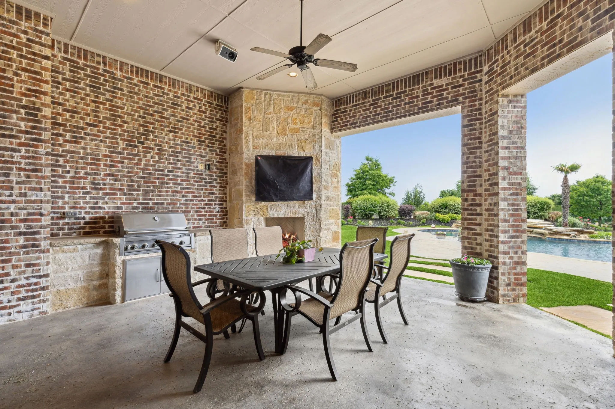 Single Family Residence For Sale in Denton County , 5501 Lake Geneva Court, Flower Mound, Texas 75022, 4 Bedroom, 6 Bathroom, 3 Garage spaces, 5,491 Sqft, built in 2010, mls#21391303, Real Estate Agent in Flower Mound, Homes For Sale in Denton county, Homes For Sale in Flower Mound, Realtor in Flower Mound Texas, Real Estate Brokerage Independent Realty Texas, Luminita Cordes Realtor