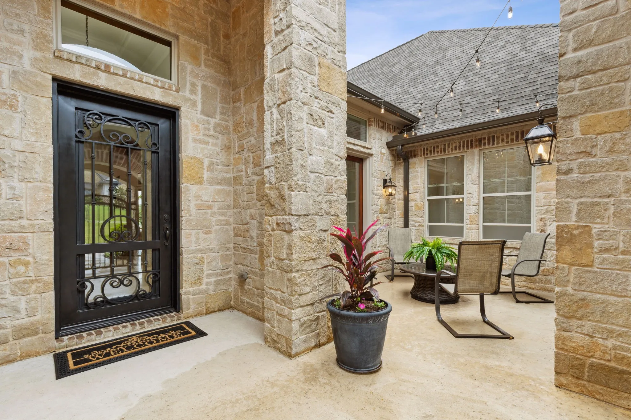 Single Family Residence For Sale in Denton County , 5501 Lake Geneva Court, Flower Mound, Texas 75022, 4 Bedroom, 6 Bathroom, 3 Garage spaces, 5,491 Sqft, built in 2010, mls#21391303, Real Estate Agent in Flower Mound, Homes For Sale in Denton county, Homes For Sale in Flower Mound, Realtor in Flower Mound Texas, Real Estate Brokerage Independent Realty Texas, Luminita Cordes Realtor