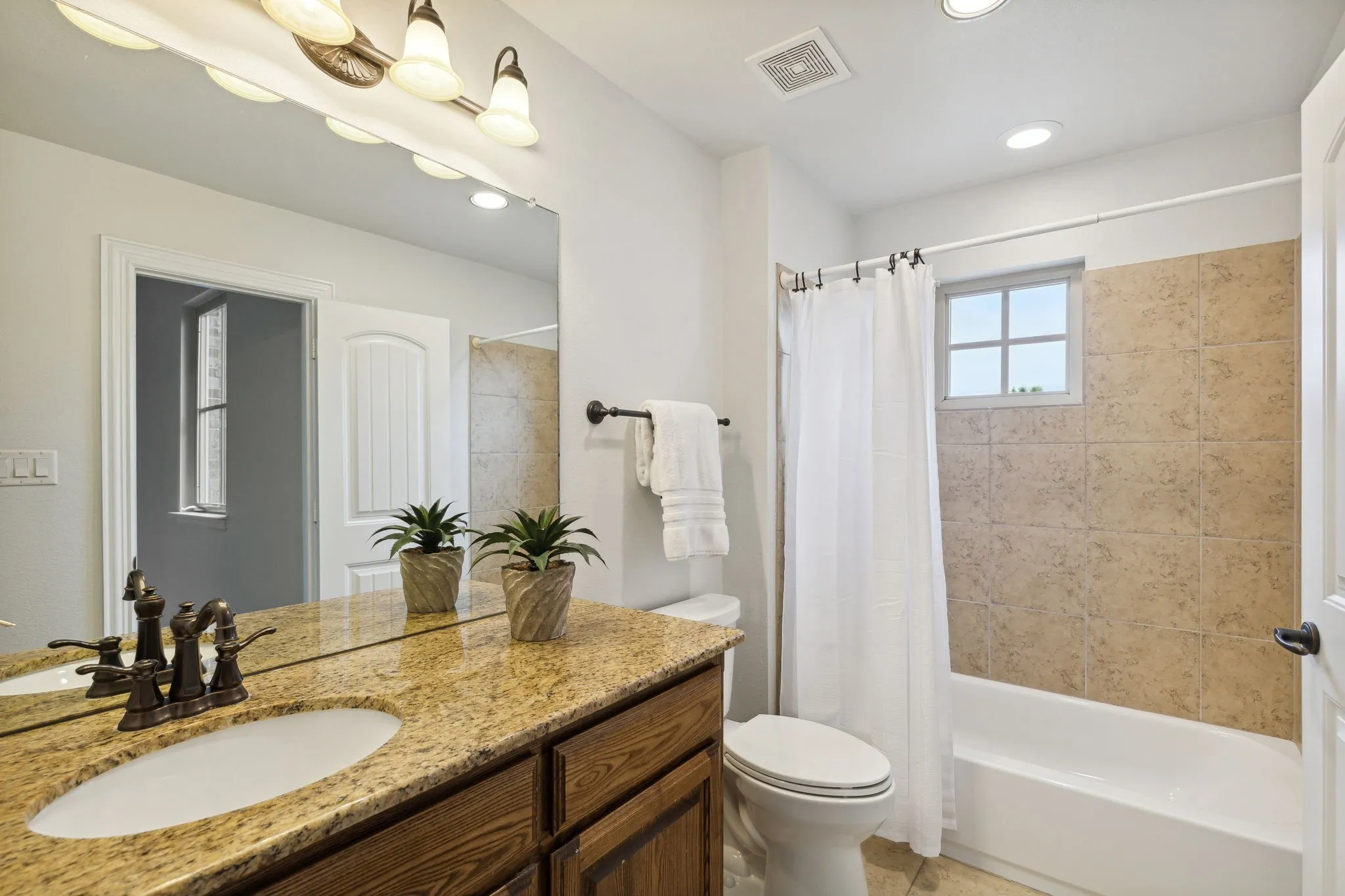 Single Family Residence For Sale in Denton County , 5501 Lake Geneva Court, Flower Mound, Texas 75022, 4 Bedroom, 6 Bathroom, 3 Garage spaces, 5,491 Sqft, built in 2010, mls#21391303, Real Estate Agent in Flower Mound, Homes For Sale in Denton county, Homes For Sale in Flower Mound, Realtor in Flower Mound Texas, Real Estate Brokerage Independent Realty Texas, Luminita Cordes Realtor