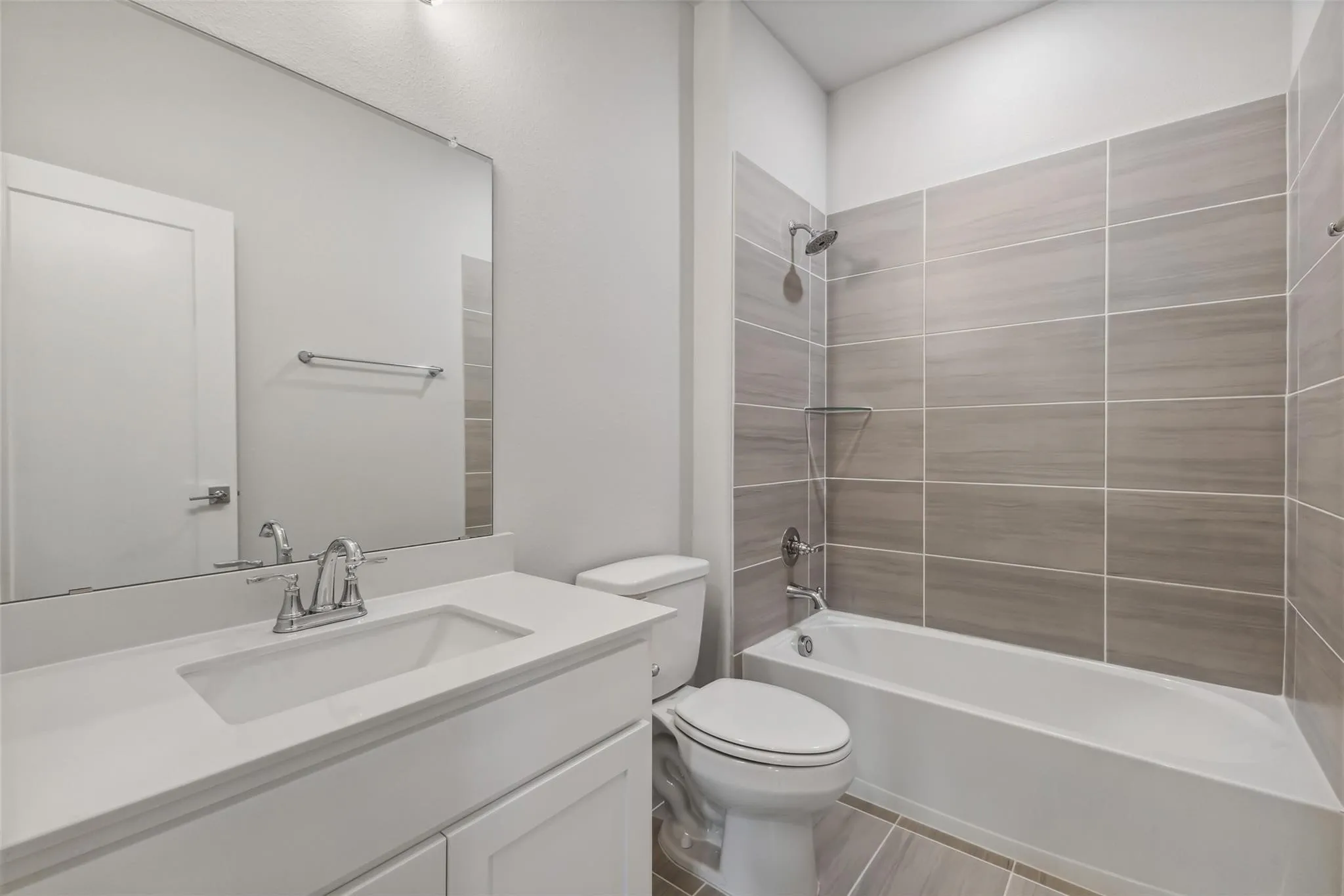 Upstairs Full Bathroom 3