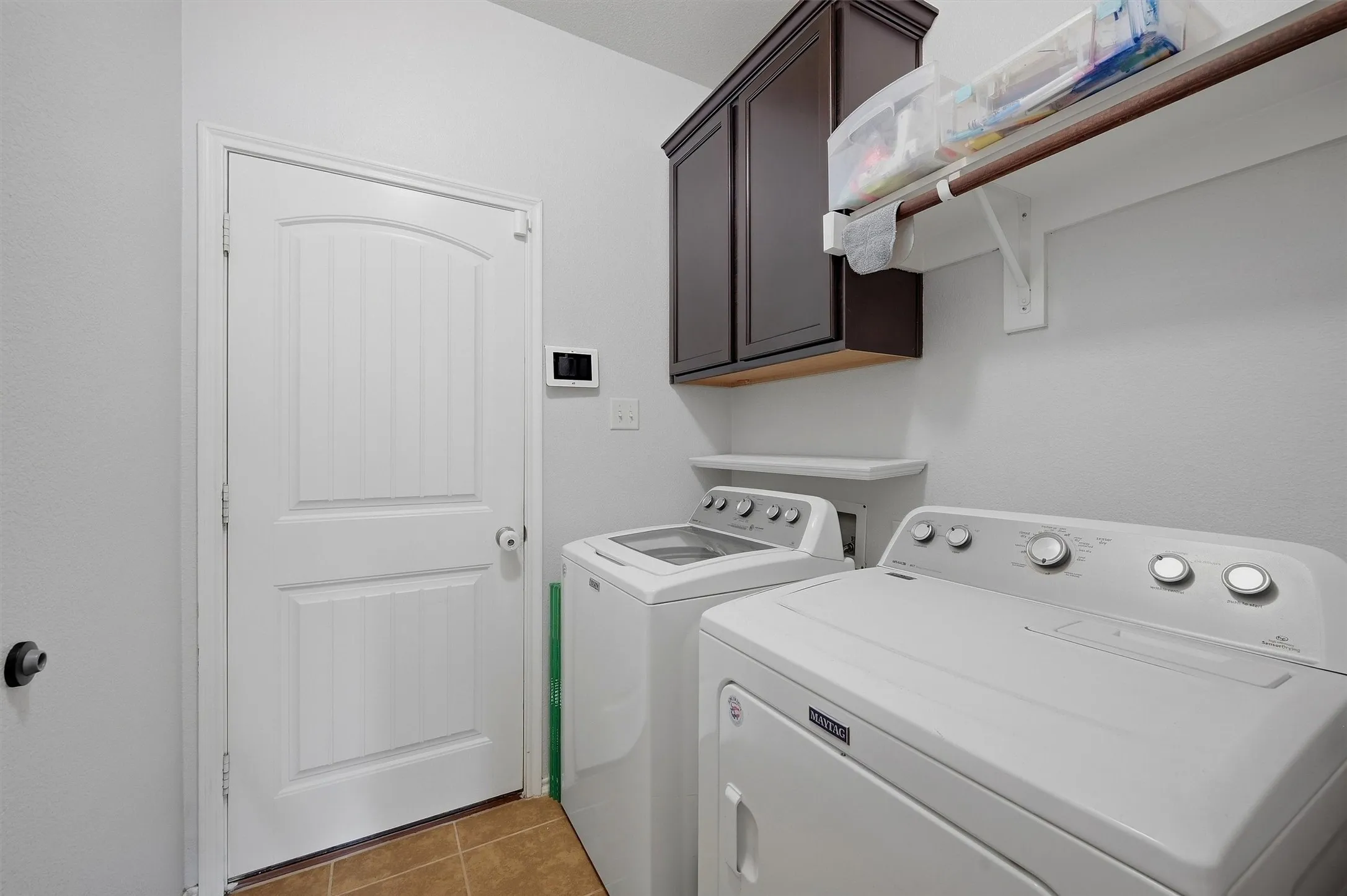 Single Family Residence For Sale in Grayson County , 409 Bryn Mawr Lane, Van Alstyne, Texas 75495, 3 Bedroom, 2 Bathroom, 2 Garage spaces, 1,658 Sqft, built in 2013, mls#21390653, Real Estate Agent in Van Alstyne, Homes For Sale in Grayson county, Homes For Sale in Van Alstyne, Realtor in Van Alstyne Texas, Real Estate Brokerage Independent Realty Texas, Luminita Cordes Realtor