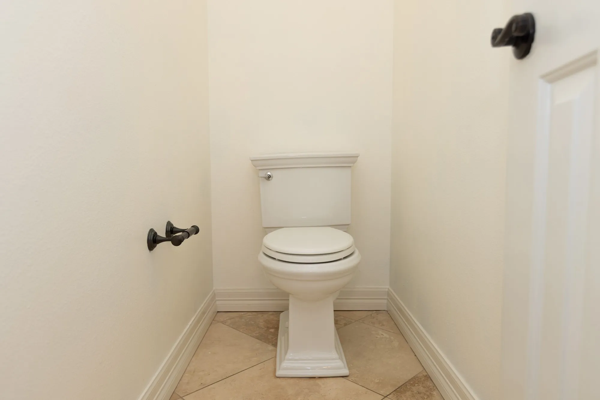 Single Family Residence For Rent in Collin County , 4669 Portrait Lane, Plano, Texas 75024, 3 Bedroom, 3 Bathroom, 2 Garage spaces, 2,299 Sqft, built in 1987, mls#21391245, Real Estate Agent in Plano, Homes For Rent in Collin county, Homes For Rent in Plano, Realtor in Plano Texas, Real Estate Brokerage Independent Realty Texas, Luminita Cordes Realtor