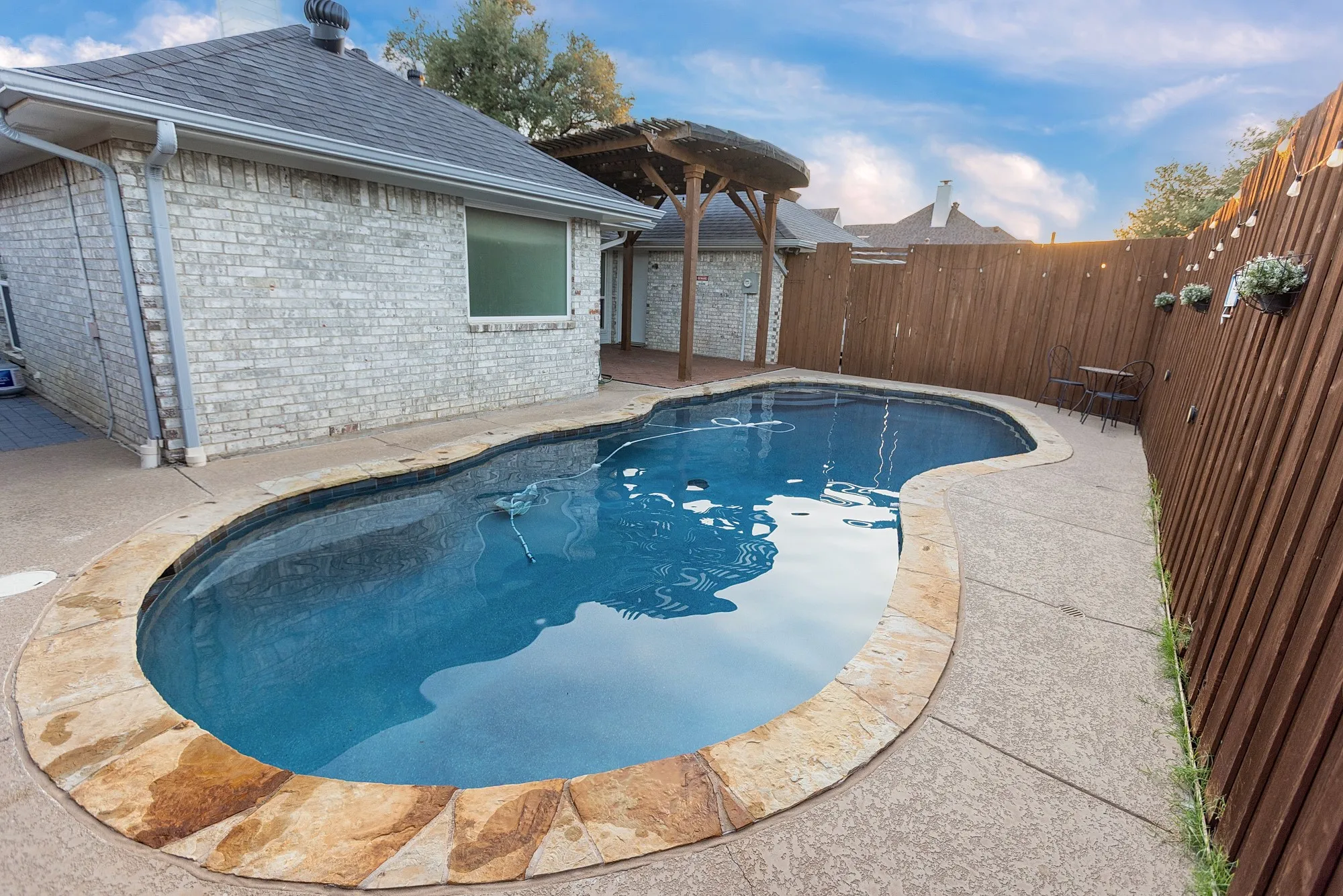 Single Family Residence For Rent in Collin County , 4669 Portrait Lane, Plano, Texas 75024, 3 Bedroom, 3 Bathroom, 2 Garage spaces, 2,299 Sqft, built in 1987, mls#21391245, Real Estate Agent in Plano, Homes For Rent in Collin county, Homes For Rent in Plano, Realtor in Plano Texas, Real Estate Brokerage Independent Realty Texas, Luminita Cordes Realtor