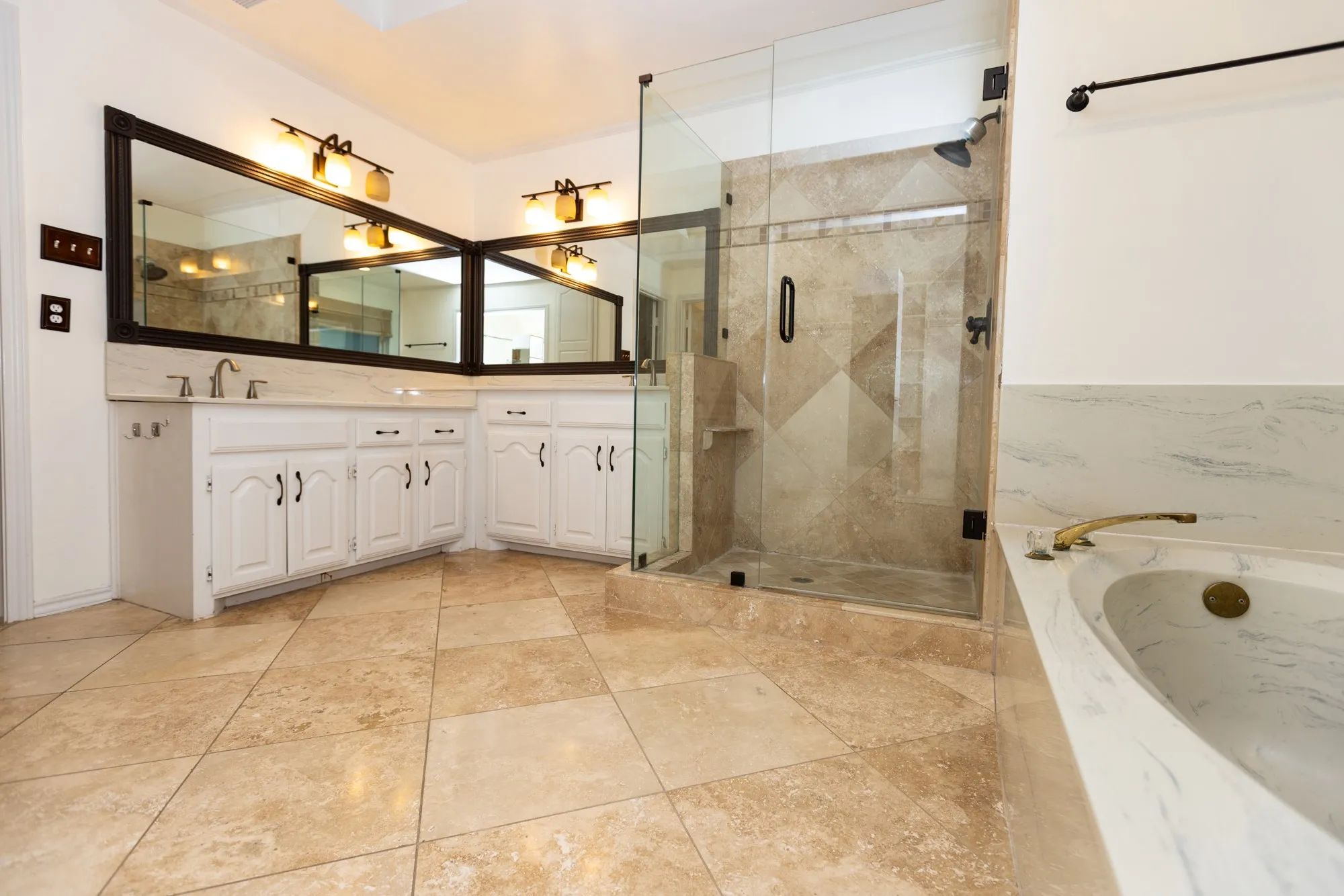 Single Family Residence For Rent in Collin County , 4669 Portrait Lane, Plano, Texas 75024, 3 Bedroom, 3 Bathroom, 2 Garage spaces, 2,299 Sqft, built in 1987, mls#21391245, Real Estate Agent in Plano, Homes For Rent in Collin county, Homes For Rent in Plano, Realtor in Plano Texas, Real Estate Brokerage Independent Realty Texas, Luminita Cordes Realtor