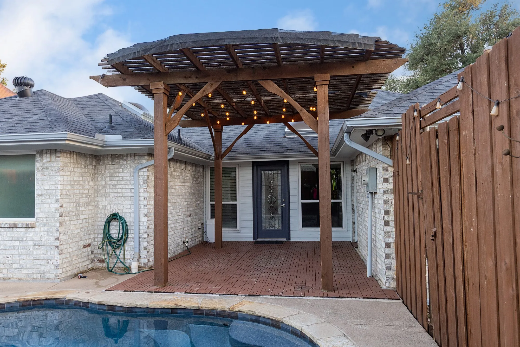 Single Family Residence For Rent in Collin County , 4669 Portrait Lane, Plano, Texas 75024, 3 Bedroom, 3 Bathroom, 2 Garage spaces, 2,299 Sqft, built in 1987, mls#21391245, Real Estate Agent in Plano, Homes For Rent in Collin county, Homes For Rent in Plano, Realtor in Plano Texas, Real Estate Brokerage Independent Realty Texas, Luminita Cordes Realtor