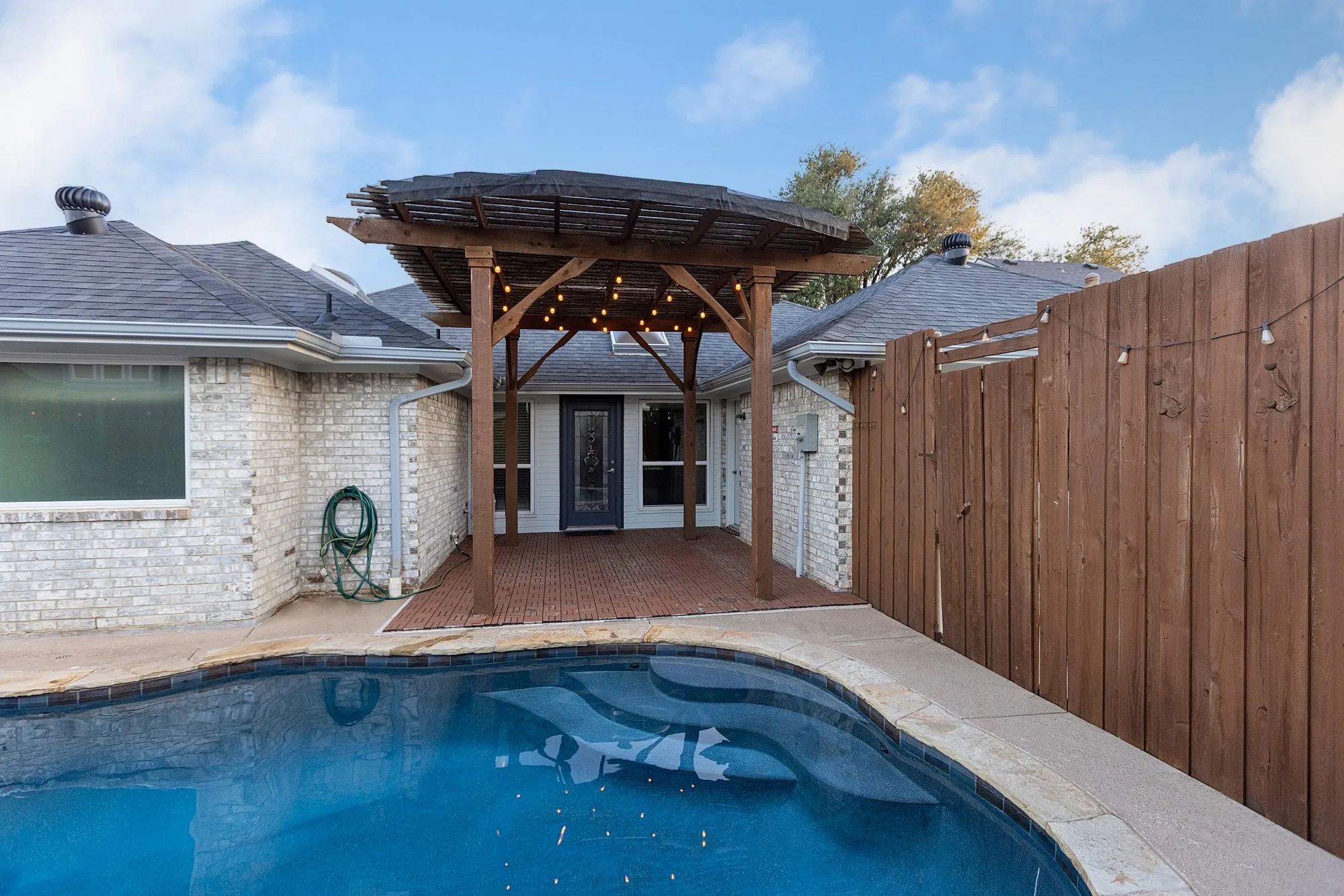 Single Family Residence For Rent in Collin County , 4669 Portrait Lane, Plano, Texas 75024, 3 Bedroom, 3 Bathroom, 2 Garage spaces, 2,299 Sqft, built in 1987, mls#21391245, Real Estate Agent in Plano, Homes For Rent in Collin county, Homes For Rent in Plano, Realtor in Plano Texas, Real Estate Brokerage Independent Realty Texas, Luminita Cordes Realtor