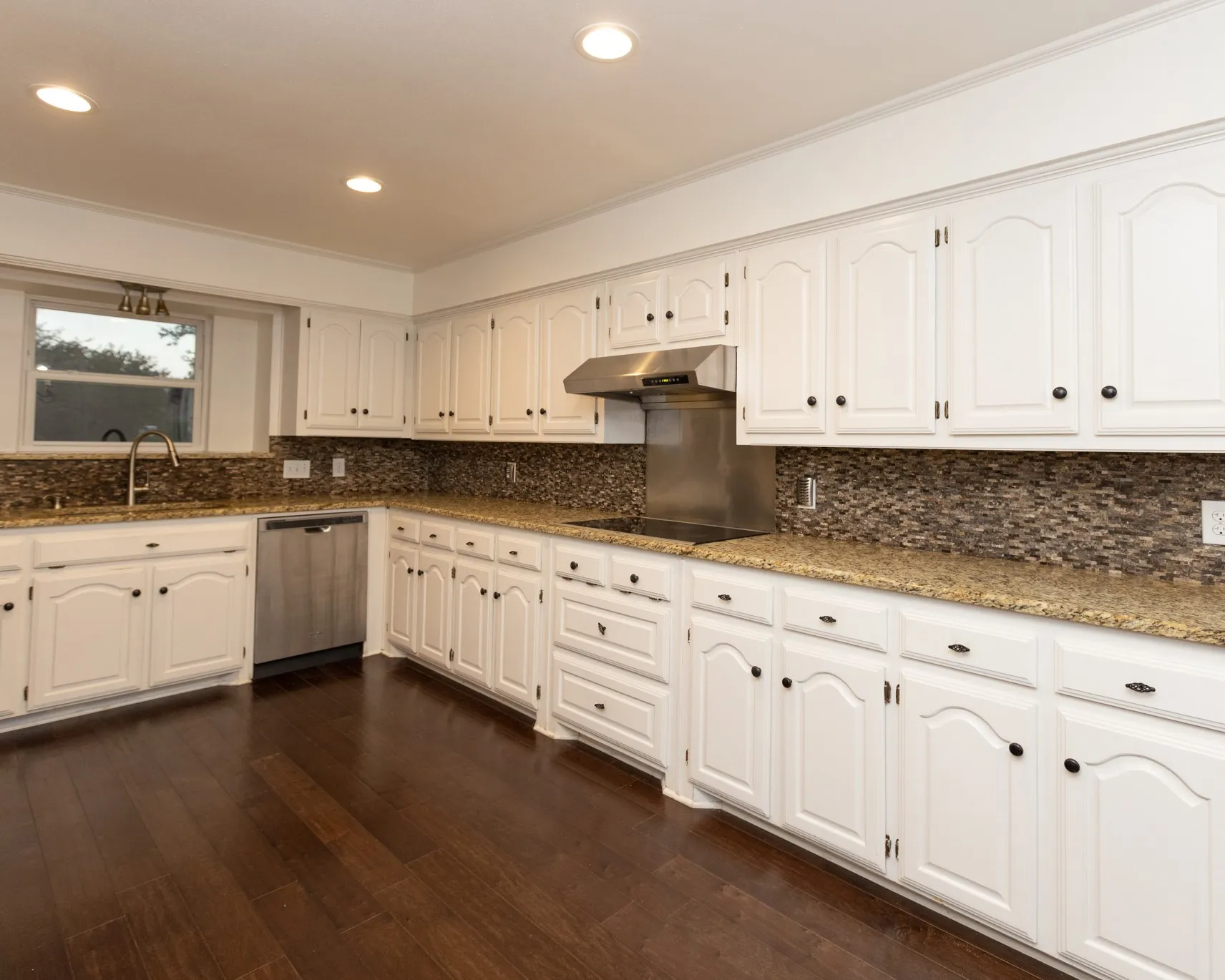 Single Family Residence For Rent in Collin County , 4669 Portrait Lane, Plano, Texas 75024, 3 Bedroom, 3 Bathroom, 2 Garage spaces, 2,299 Sqft, built in 1987, mls#21391245, Real Estate Agent in Plano, Homes For Rent in Collin county, Homes For Rent in Plano, Realtor in Plano Texas, Real Estate Brokerage Independent Realty Texas, Luminita Cordes Realtor