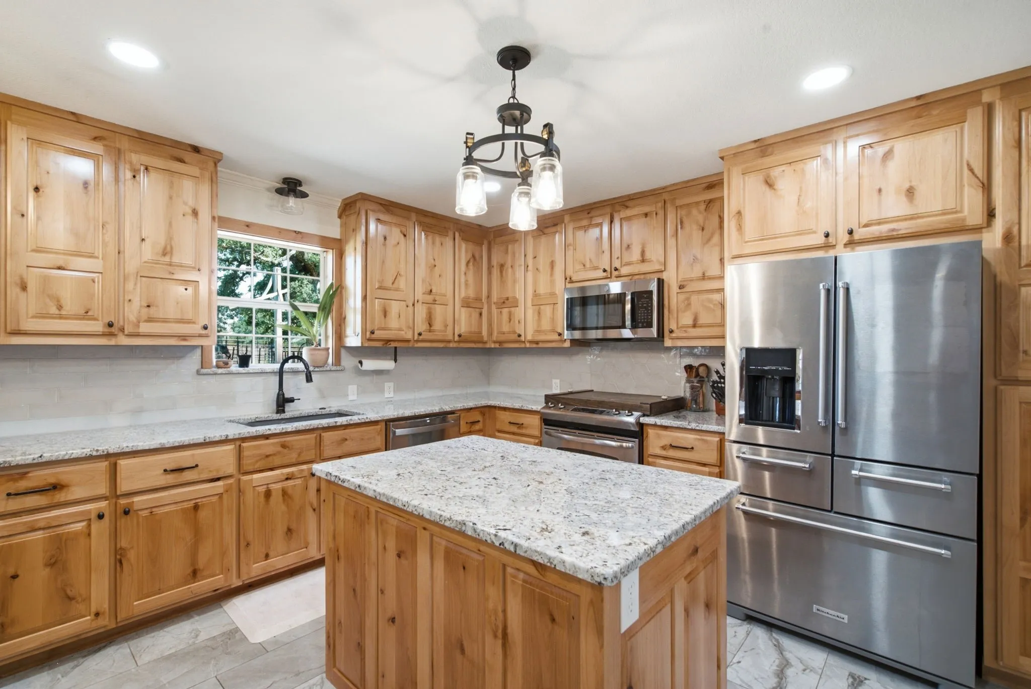 Single Family Residence For Sale in Hood County , 311 Dennis Road, Lipan, Texas 76462, 3 Bedroom, 2 Bathroom, 1 Garage spaces, 1,680 Sqft, built in 1974, mls#21391359, Real Estate Agent in Lipan, Homes For Sale in Hood county, Homes For Sale in Lipan, Realtor in Lipan Texas, Real Estate Brokerage Independent Realty Texas, Luminita Cordes Realtor
