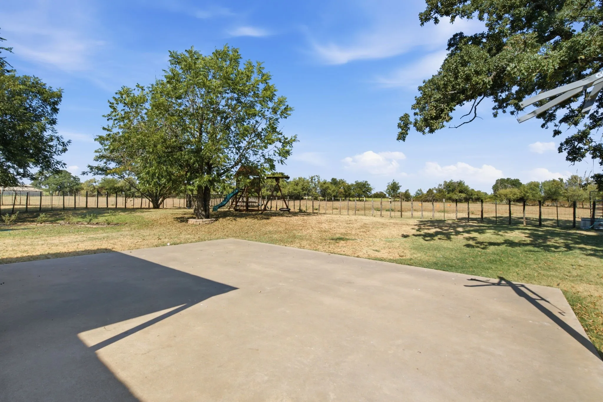 Single Family Residence For Sale in Hood County , 311 Dennis Road, Lipan, Texas 76462, 3 Bedroom, 2 Bathroom, 1 Garage spaces, 1,680 Sqft, built in 1974, mls#21391359, Real Estate Agent in Lipan, Homes For Sale in Hood county, Homes For Sale in Lipan, Realtor in Lipan Texas, Real Estate Brokerage Independent Realty Texas, Luminita Cordes Realtor