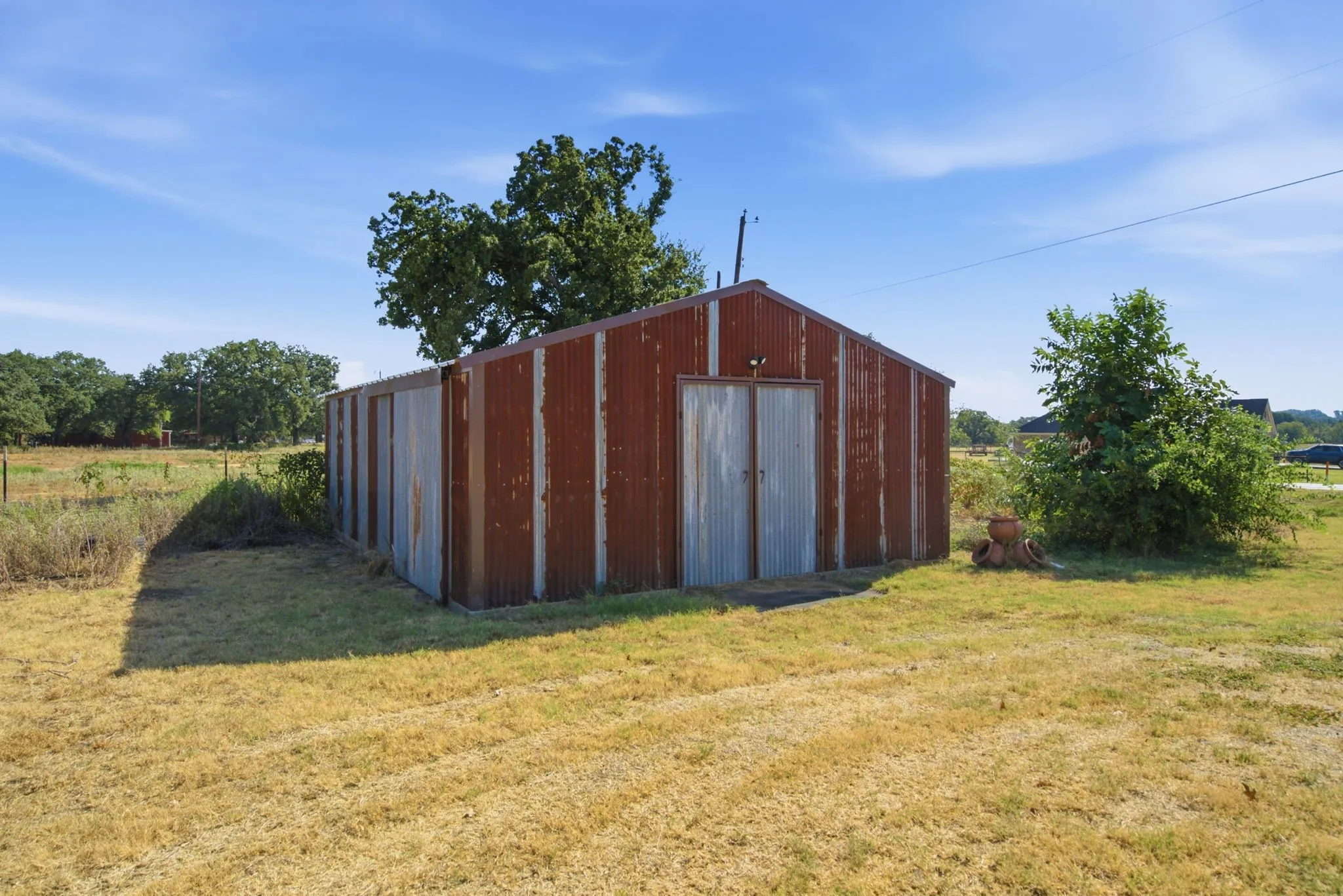 Single Family Residence For Sale in Hood County , 311 Dennis Road, Lipan, Texas 76462, 3 Bedroom, 2 Bathroom, 1 Garage spaces, 1,680 Sqft, built in 1974, mls#21391359, Real Estate Agent in Lipan, Homes For Sale in Hood county, Homes For Sale in Lipan, Realtor in Lipan Texas, Real Estate Brokerage Independent Realty Texas, Luminita Cordes Realtor