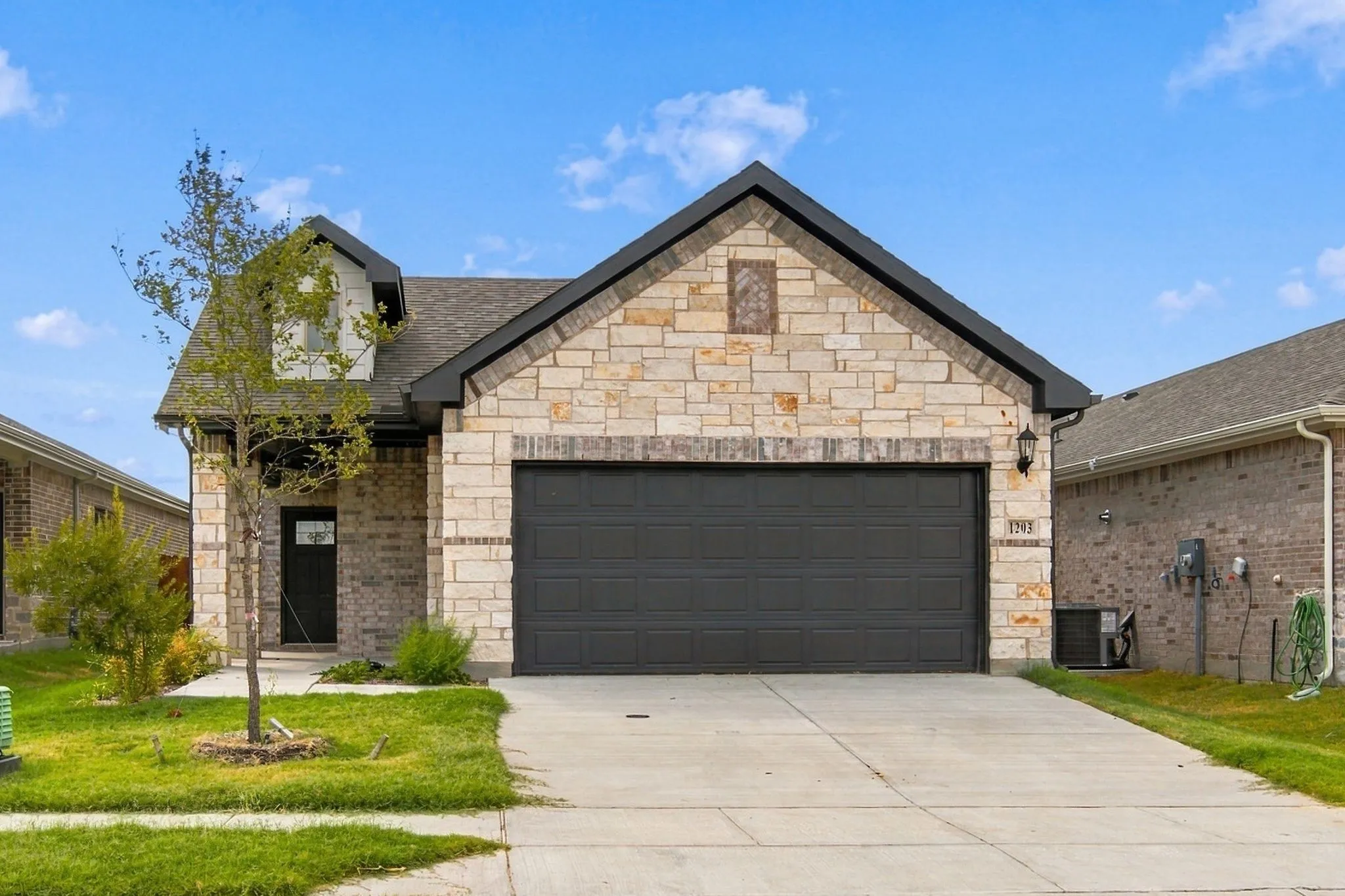 Single Family Residence For Rent