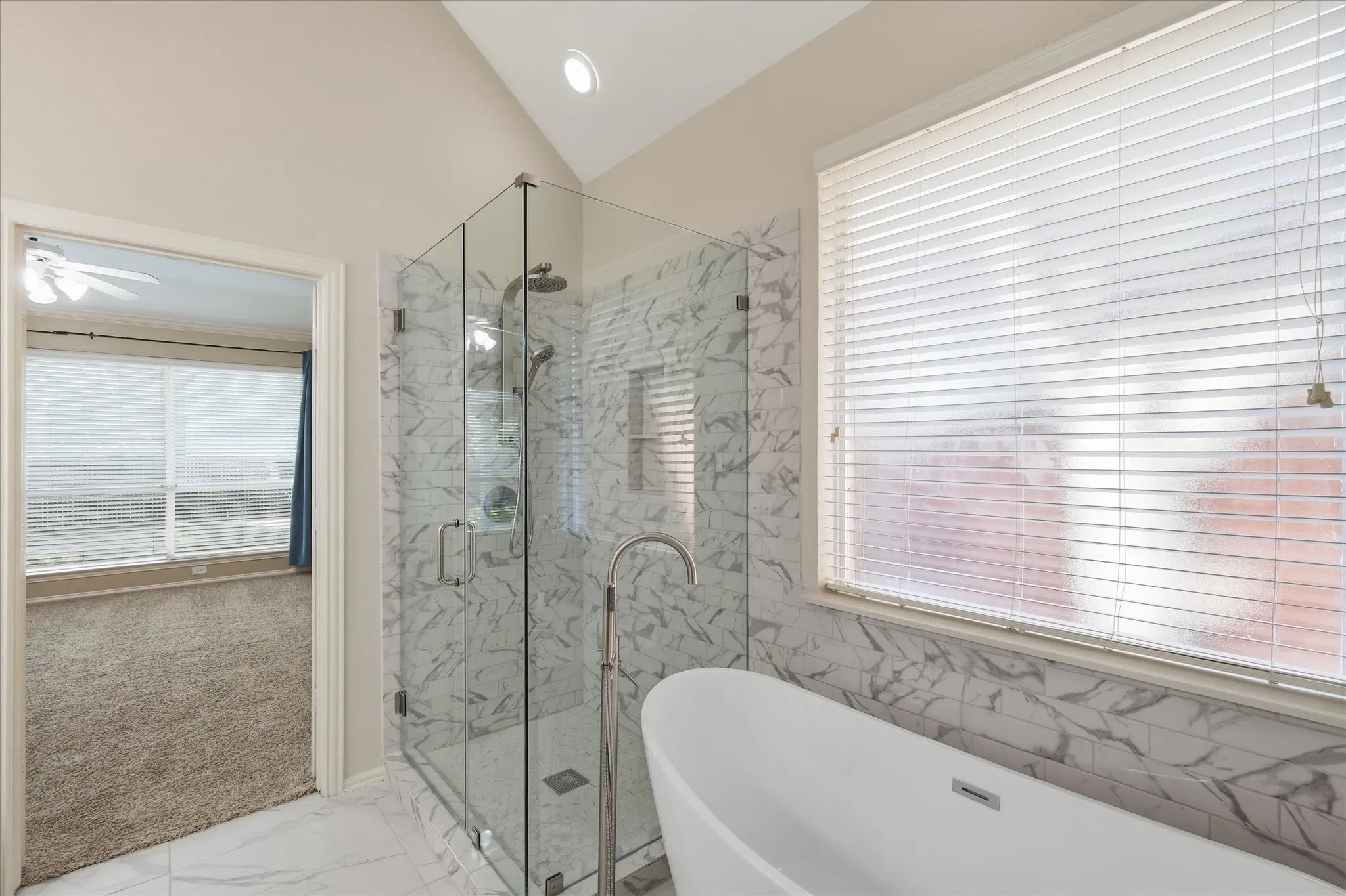 Master bath fully upgraded