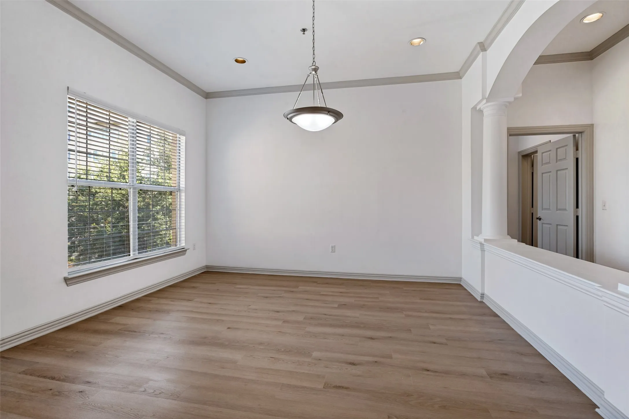 Apartment For Rent in Dallas County , 4201 Lomo Alto Drive 308, Highland Park, Texas 75219, 2 Bedroom, 3 Bathroom, 2 Garage spaces, 1,876 Sqft, built in 2000, mls#21391309, Real Estate Agent in Highland Park, Homes For Rent in Dallas county, Homes For Rent in Highland Park, Realtor in Highland Park Texas, Real Estate Brokerage Independent Realty Texas, Luminita Cordes Realtor