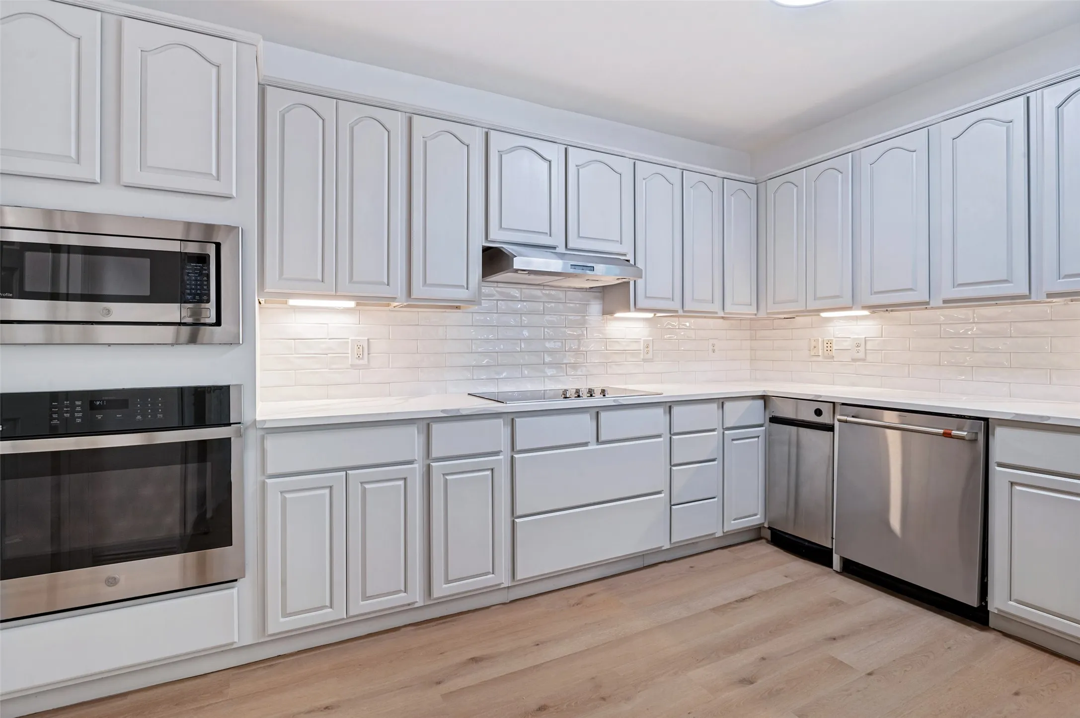 Apartment For Rent in Dallas County , 4201 Lomo Alto Drive 308, Highland Park, Texas 75219, 2 Bedroom, 3 Bathroom, 2 Garage spaces, 1,876 Sqft, built in 2000, mls#21391309, Real Estate Agent in Highland Park, Homes For Rent in Dallas county, Homes For Rent in Highland Park, Realtor in Highland Park Texas, Real Estate Brokerage Independent Realty Texas, Luminita Cordes Realtor