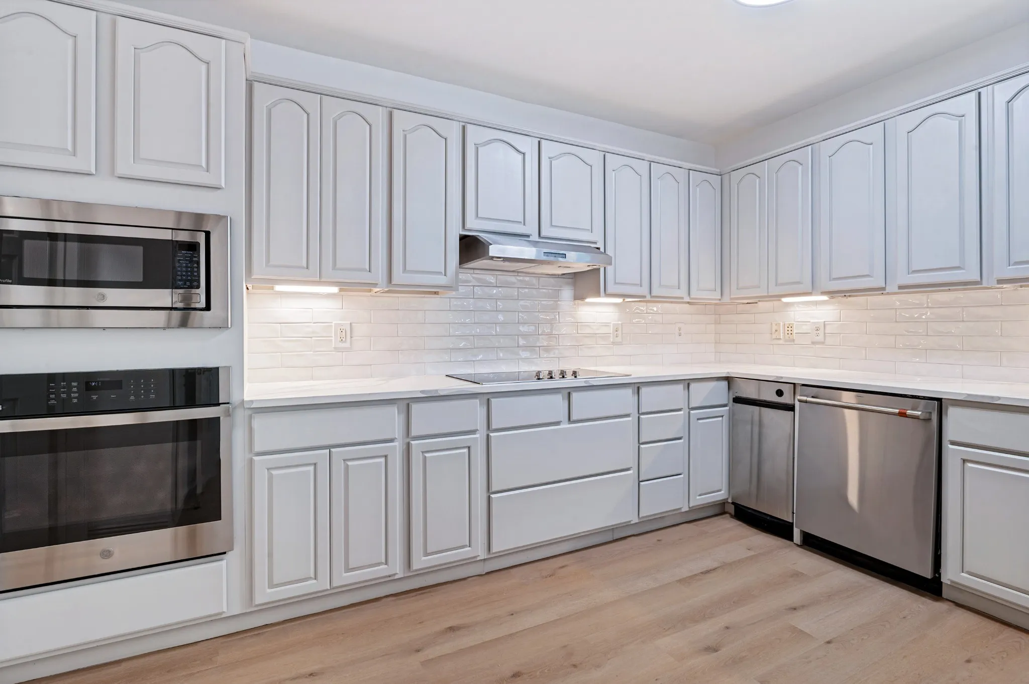 Apartment For Rent in Dallas County , 4201 Lomo Alto Drive 308, Highland Park, Texas 75219, 2 Bedroom, 3 Bathroom, 2 Garage spaces, 1,876 Sqft, built in 2000, mls#21391309, Real Estate Agent in Highland Park, Homes For Rent in Dallas county, Homes For Rent in Highland Park, Realtor in Highland Park Texas, Real Estate Brokerage Independent Realty Texas, Luminita Cordes Realtor