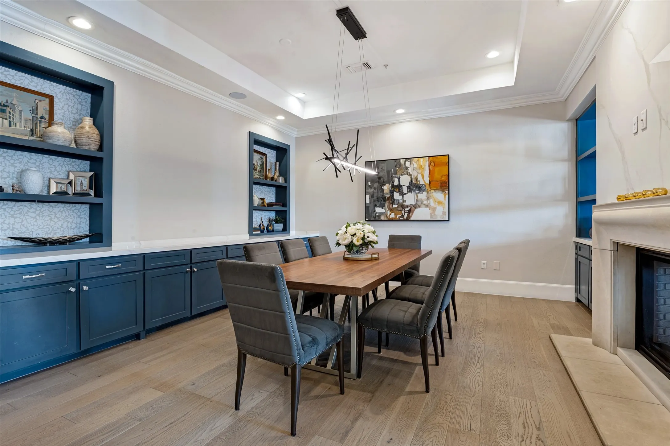 Leasing Office meeting space.