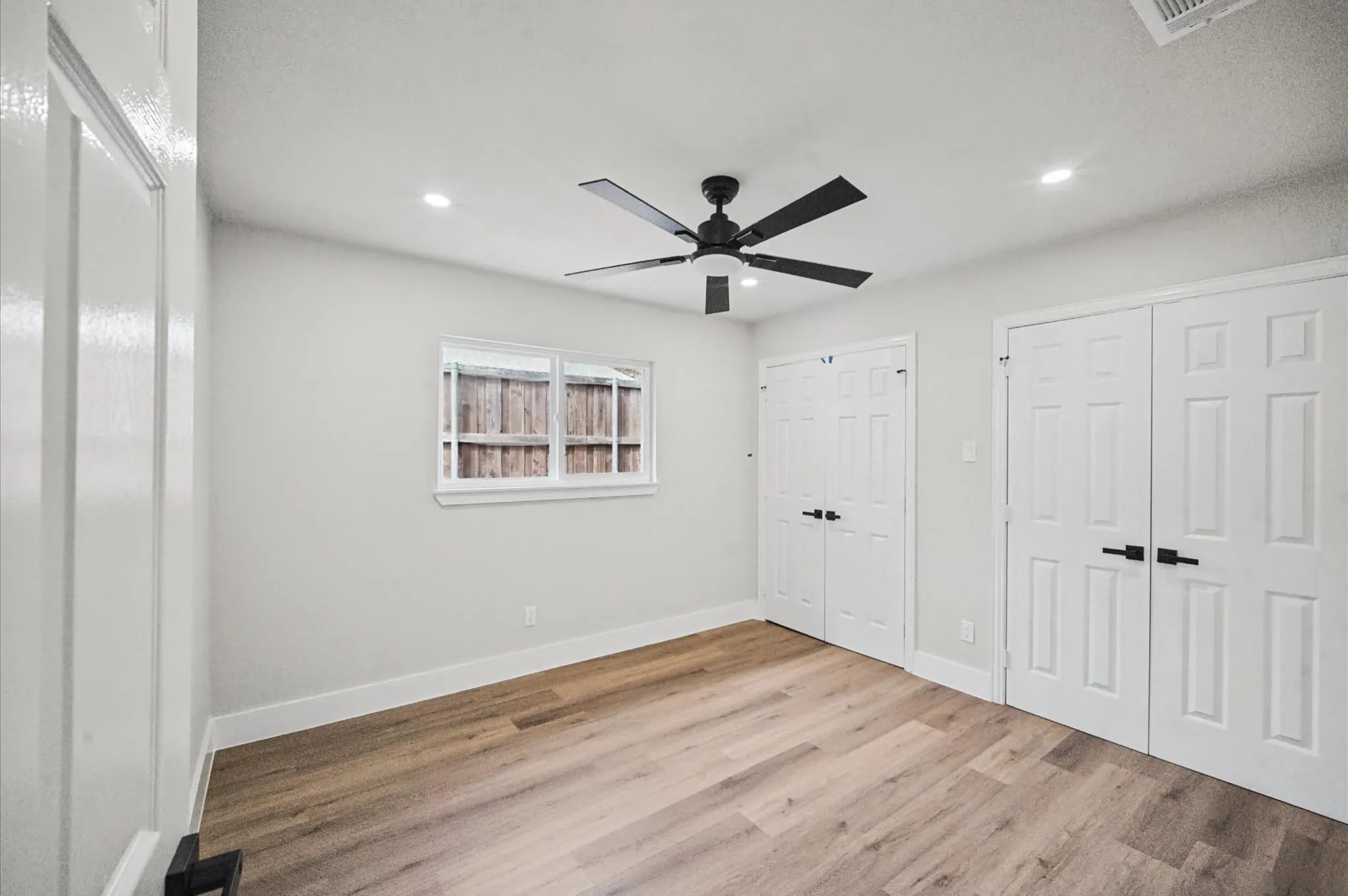 Single Family Residence For Sale in Dallas County , 3225 Collins Boulevard, Garland, Texas 75044, 3 Bedroom, 2 Bathroom, 2 Garage spaces, 1,991 Sqft, built in 1975, mls#21391376, Real Estate Agent in Garland, Homes For Sale in Dallas county, Homes For Sale in Garland, Realtor in Garland Texas, Real Estate Brokerage Independent Realty Texas, Luminita Cordes Realtor