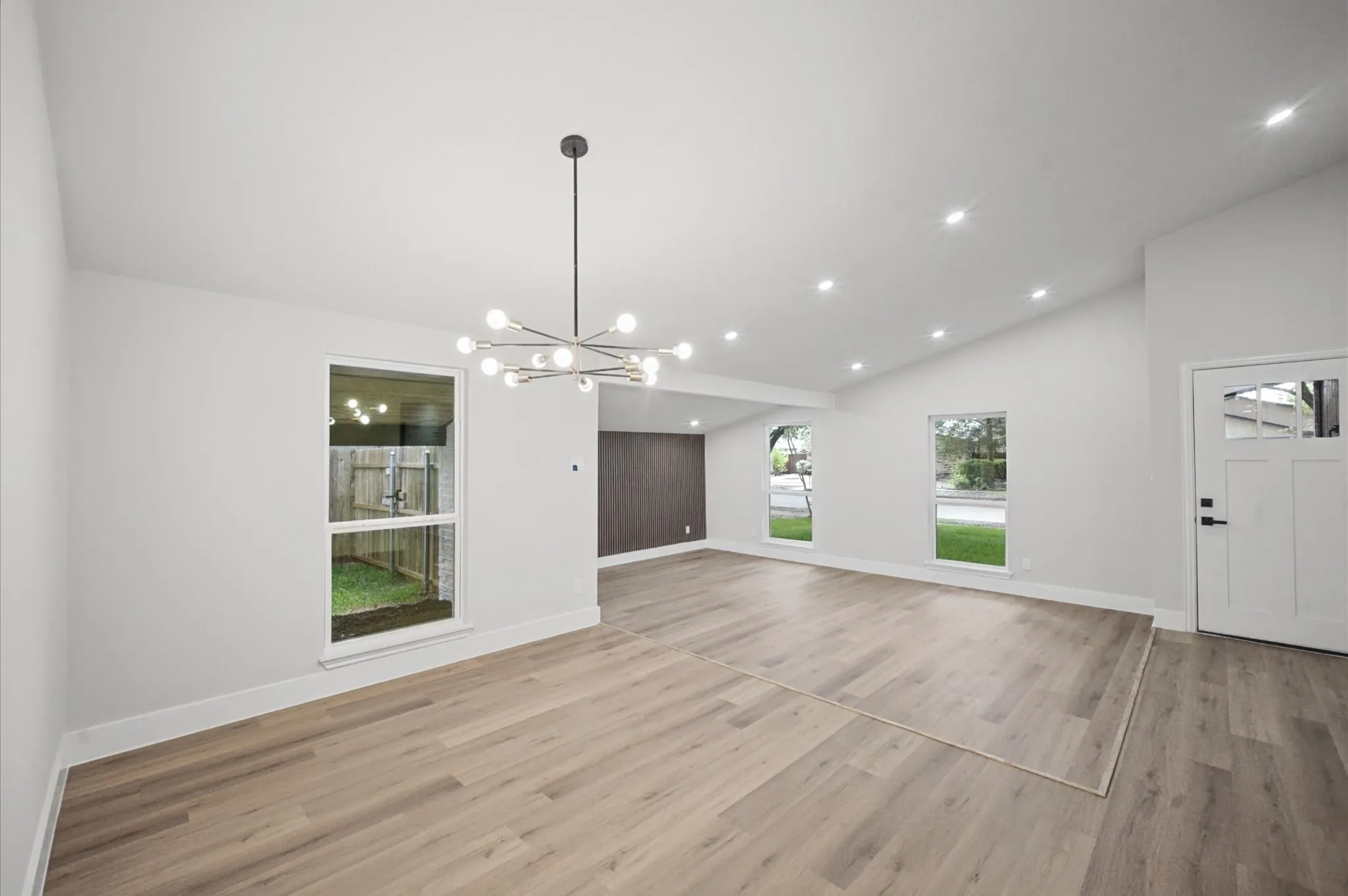 Single Family Residence For Sale in Dallas County , 3225 Collins Boulevard, Garland, Texas 75044, 3 Bedroom, 2 Bathroom, 2 Garage spaces, 1,991 Sqft, built in 1975, mls#21391376, Real Estate Agent in Garland, Homes For Sale in Dallas county, Homes For Sale in Garland, Realtor in Garland Texas, Real Estate Brokerage Independent Realty Texas, Luminita Cordes Realtor