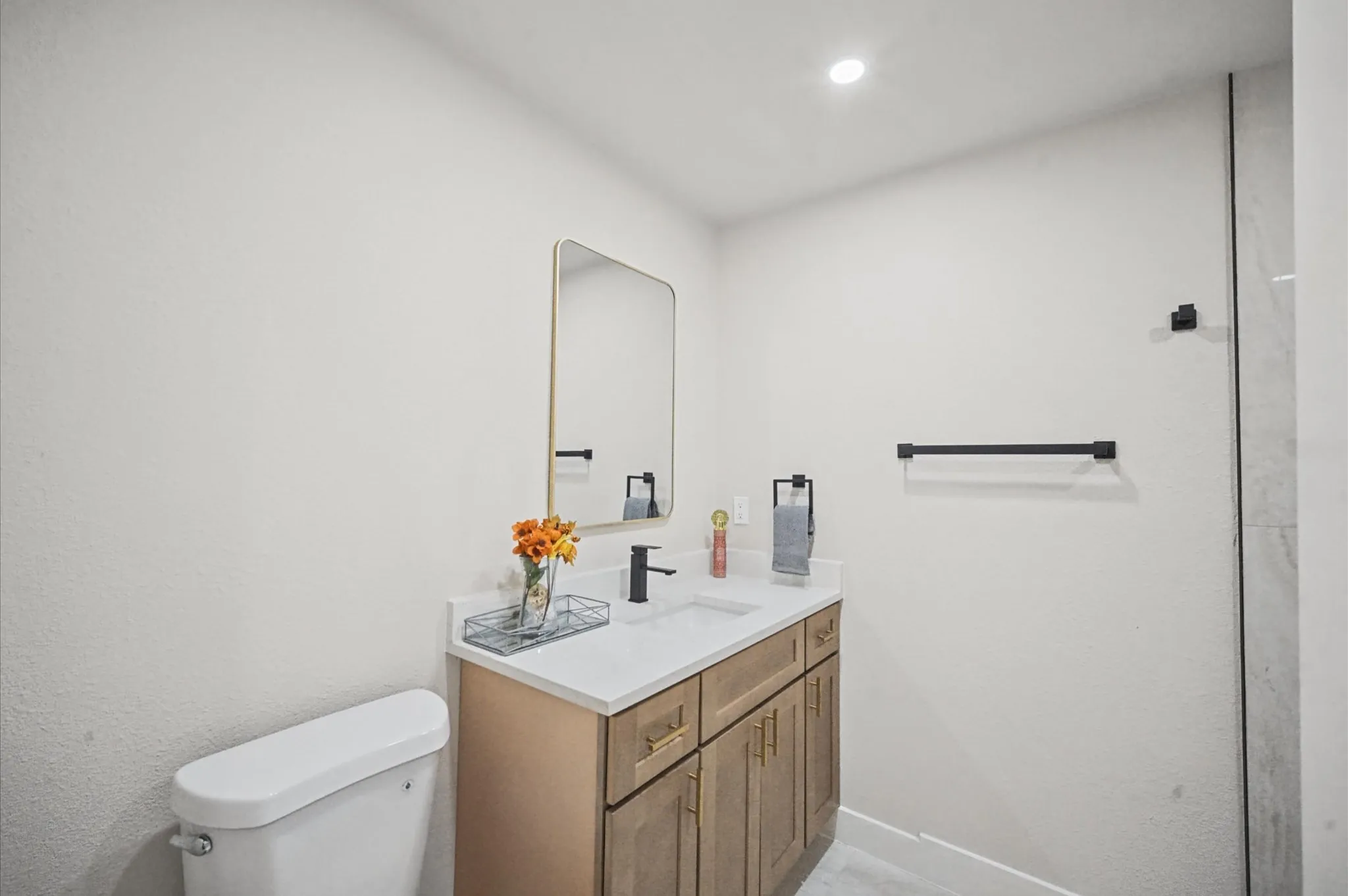 Single Family Residence For Sale in Dallas County , 3225 Collins Boulevard, Garland, Texas 75044, 3 Bedroom, 2 Bathroom, 2 Garage spaces, 1,991 Sqft, built in 1975, mls#21391376, Real Estate Agent in Garland, Homes For Sale in Dallas county, Homes For Sale in Garland, Realtor in Garland Texas, Real Estate Brokerage Independent Realty Texas, Luminita Cordes Realtor