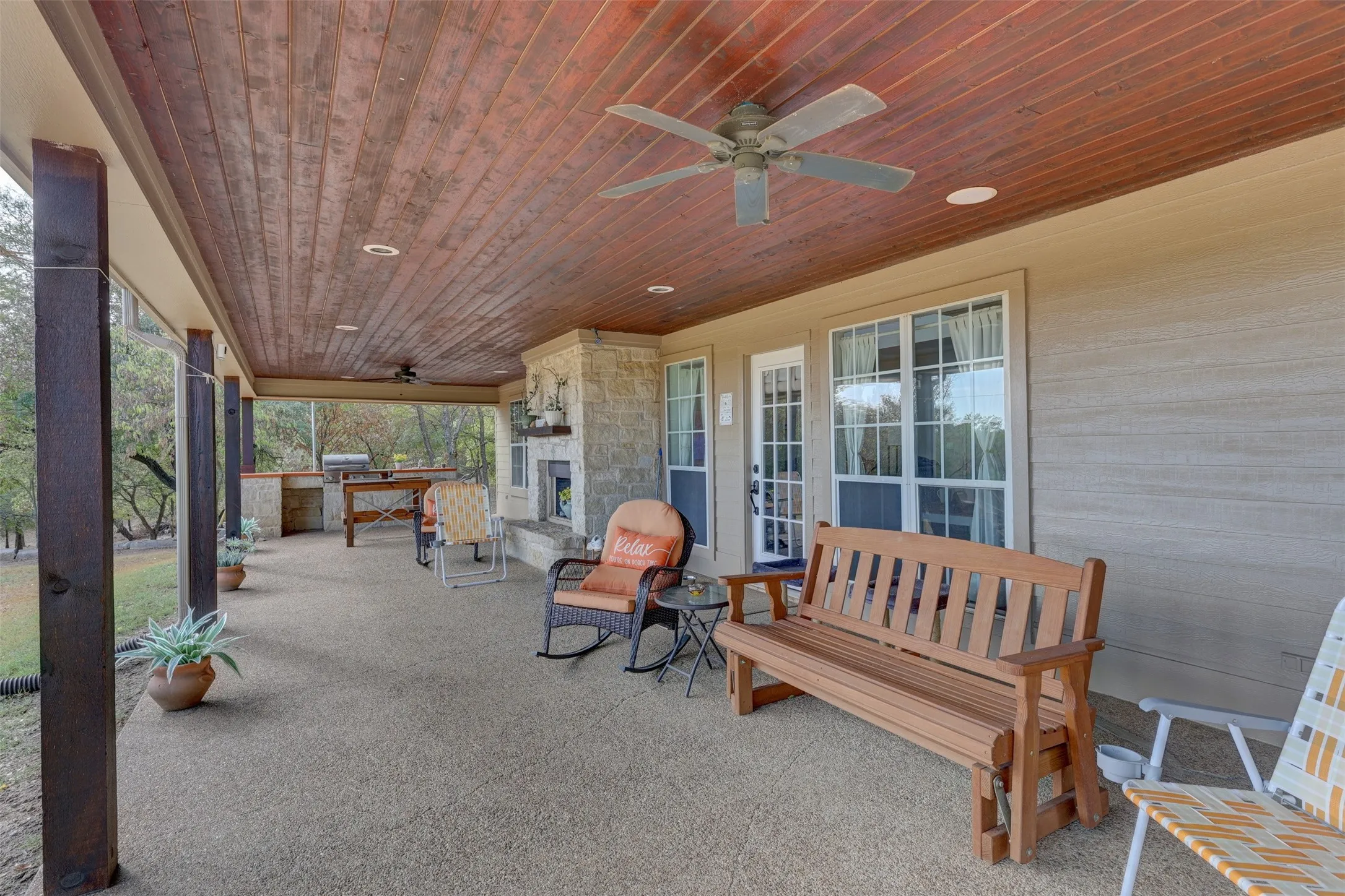 Single Family Residence For Sale in Hill County , 201 Hcr 2127, Whitney, Texas 76692, 5 Bedroom, 3 Bathroom, 2 Garage spaces, 2,388 Sqft, built in 2006, mls#21391397, Real Estate Agent in Whitney, Homes For Sale in Hill county, Homes For Sale in Whitney, Realtor in Whitney Texas, Real Estate Brokerage Independent Realty Texas, Luminita Cordes Realtor